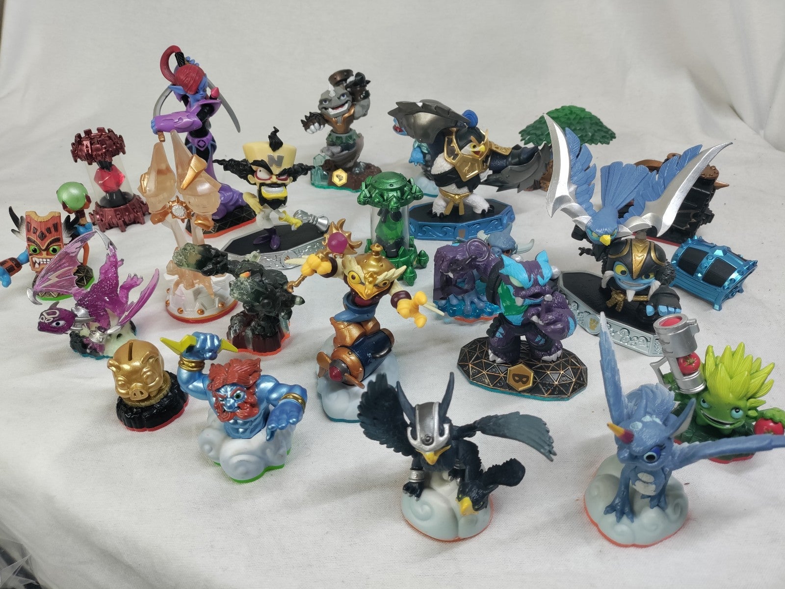 Activision skylanders action figures Lot of 23