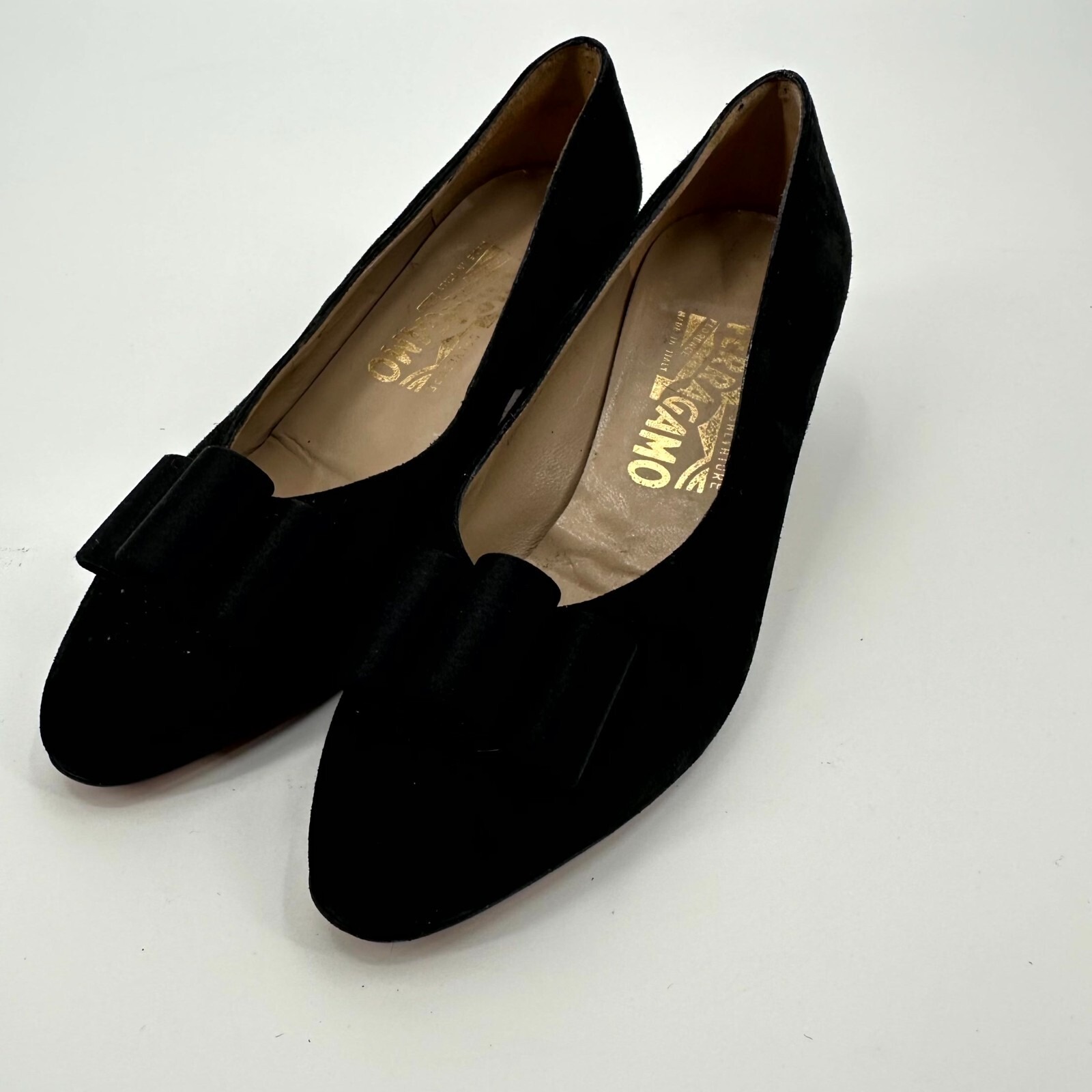 Salvatore Ferragamo Pumps Women's 5.5C Black Suede Bow Detail DP 22077 Slip-On