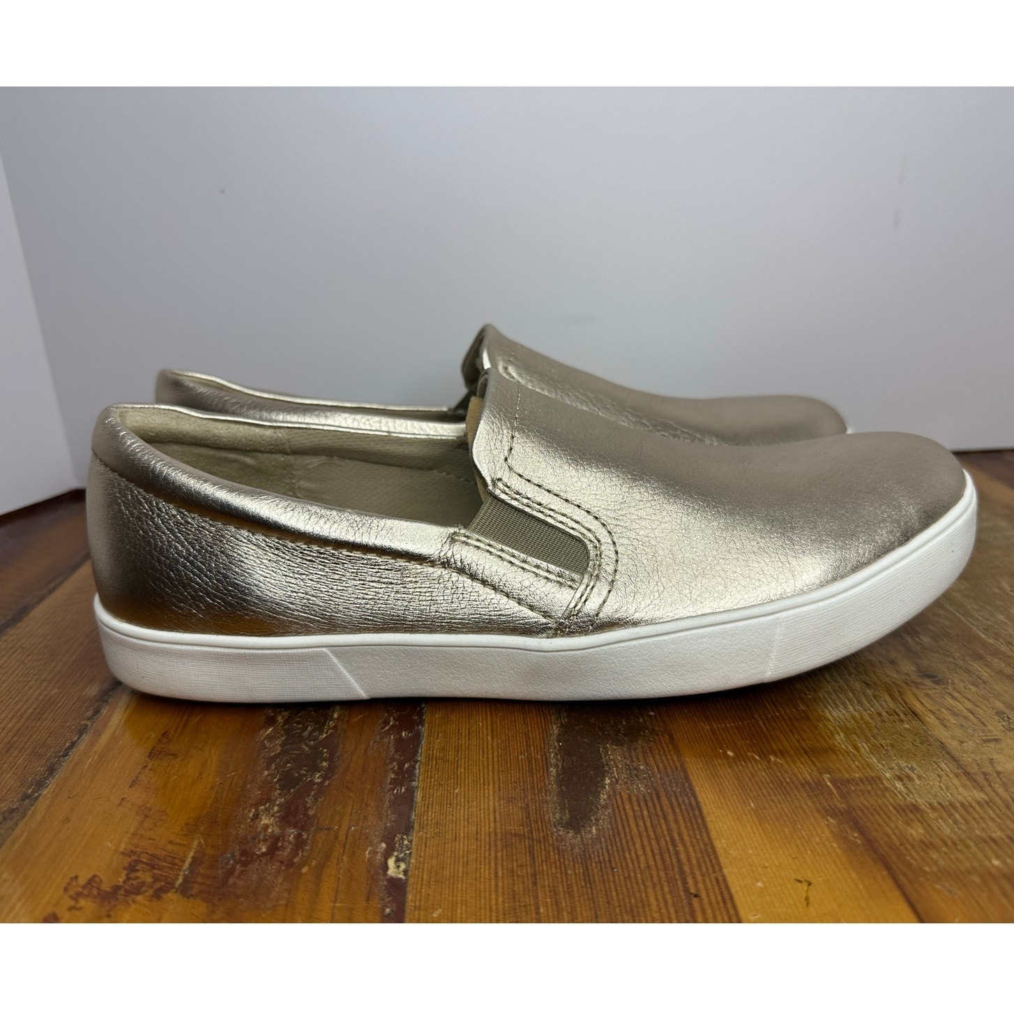 Naturalizer Women's Marianne Leather Slip-On Sneaker Silver Sz 11 Stylish, Chic