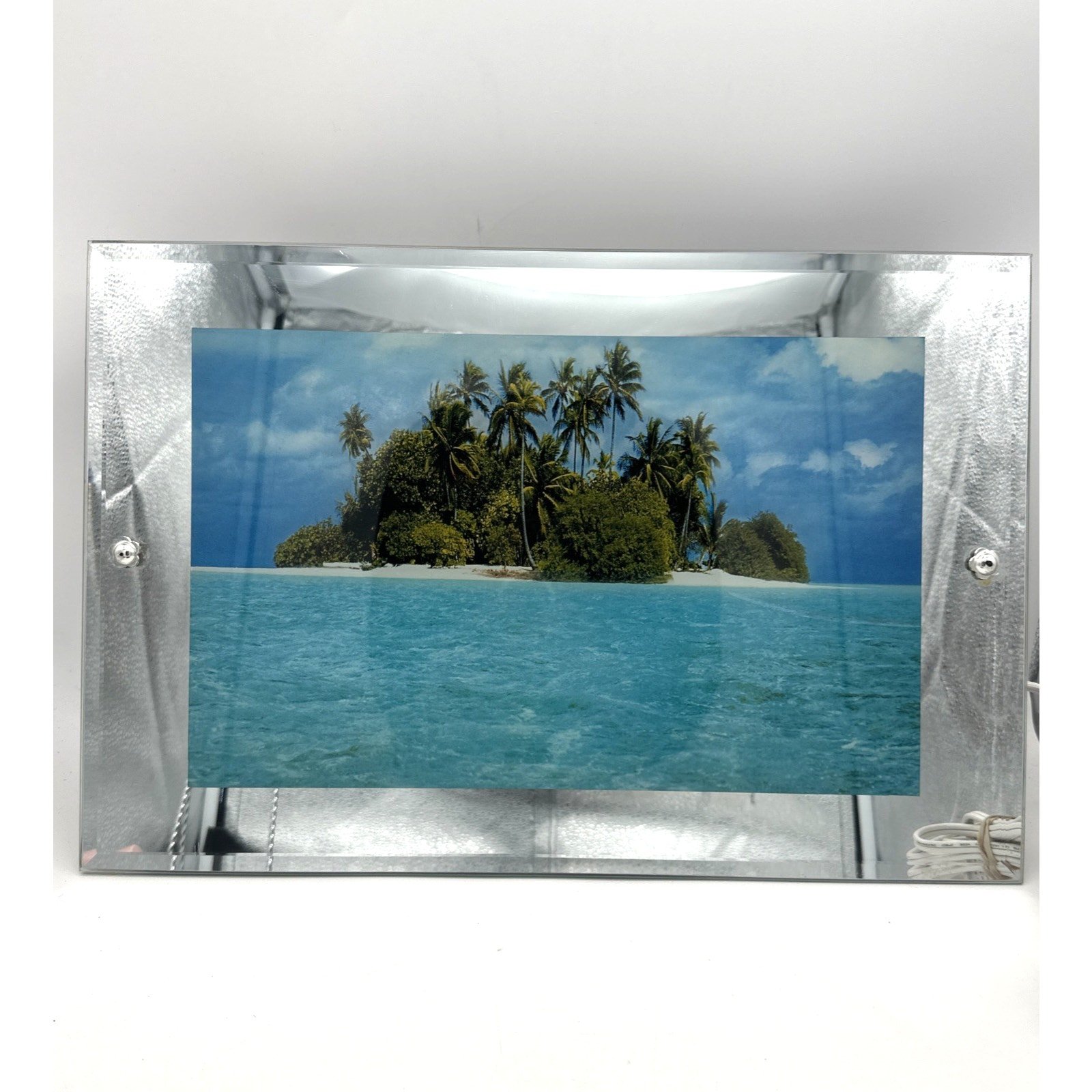 Vintage Mirrored Moving Beach scene with sound Wall Hanging