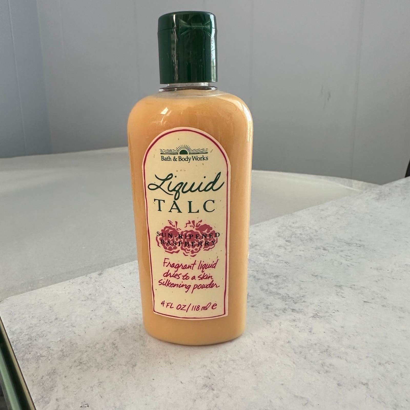 Bath & Body Works vintage Liquid Talc new full raspberry sun-ripened 4oz
