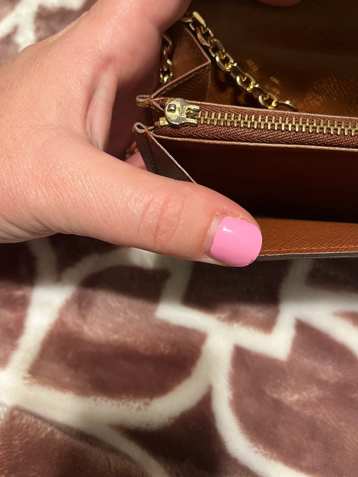 Louis Vuitton shops Sarah Monogram Etoile Brown Wallet