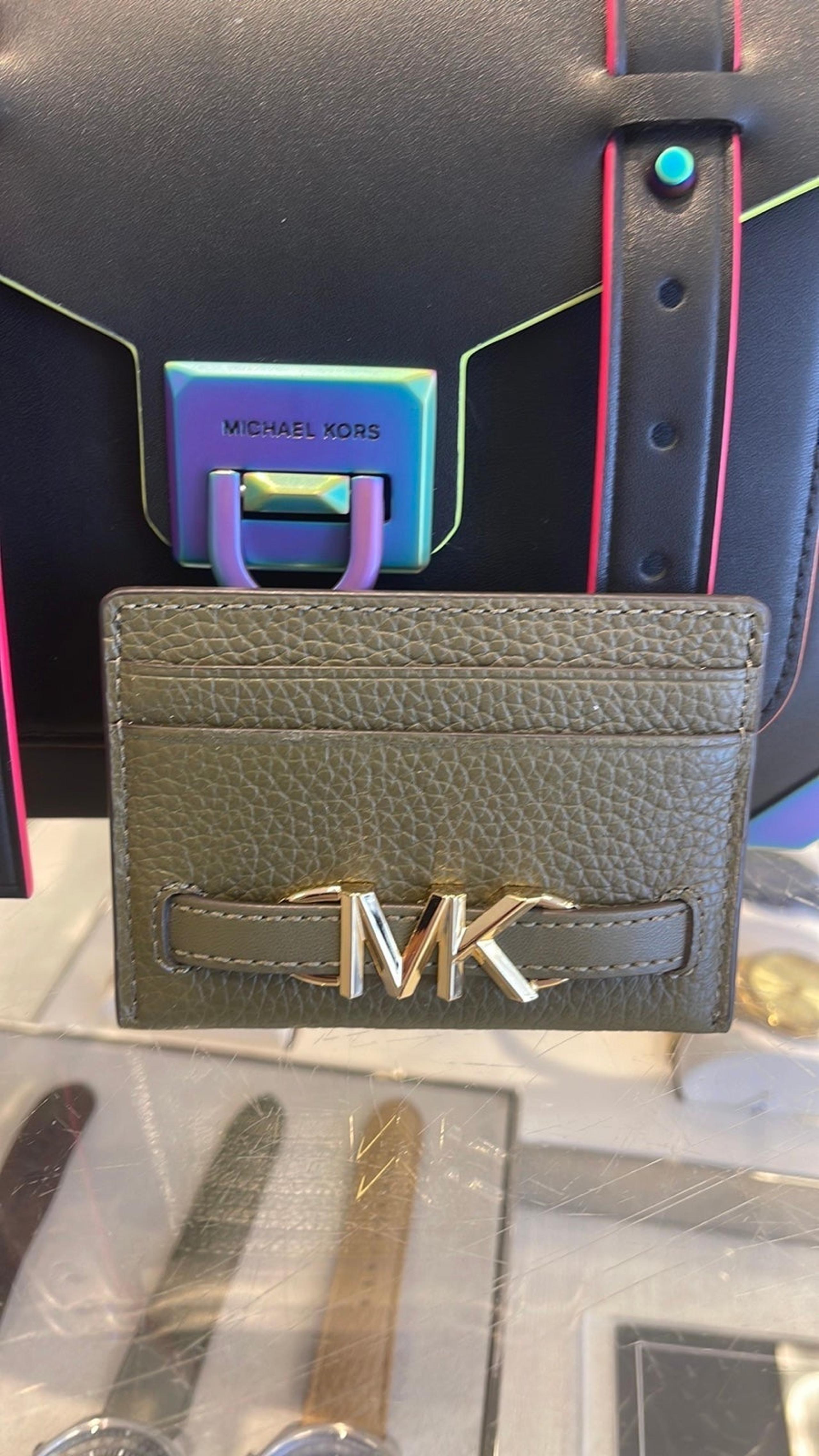 Reed Large Pebbled Leather Card Case COLOR: OLIVE NWT - Michael Kors