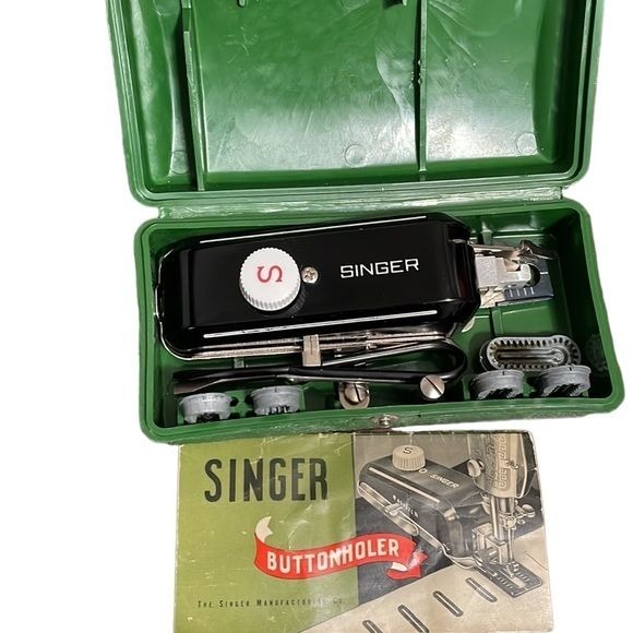 Singer Machine Buttonholer W654321N 8 Attachments & Manual in Original Box