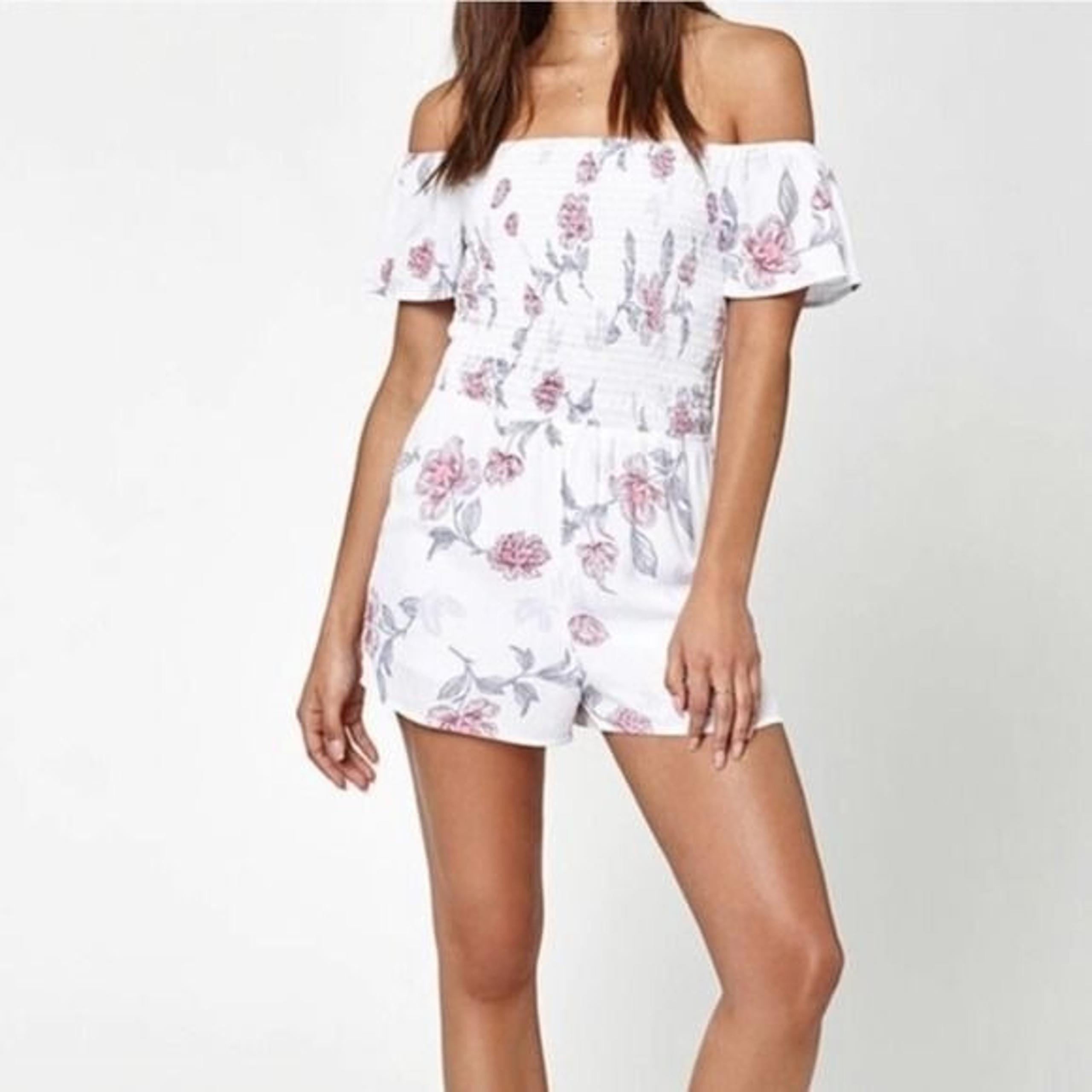 Kendall & Kylie White Floral Off Shoulder Romper Large