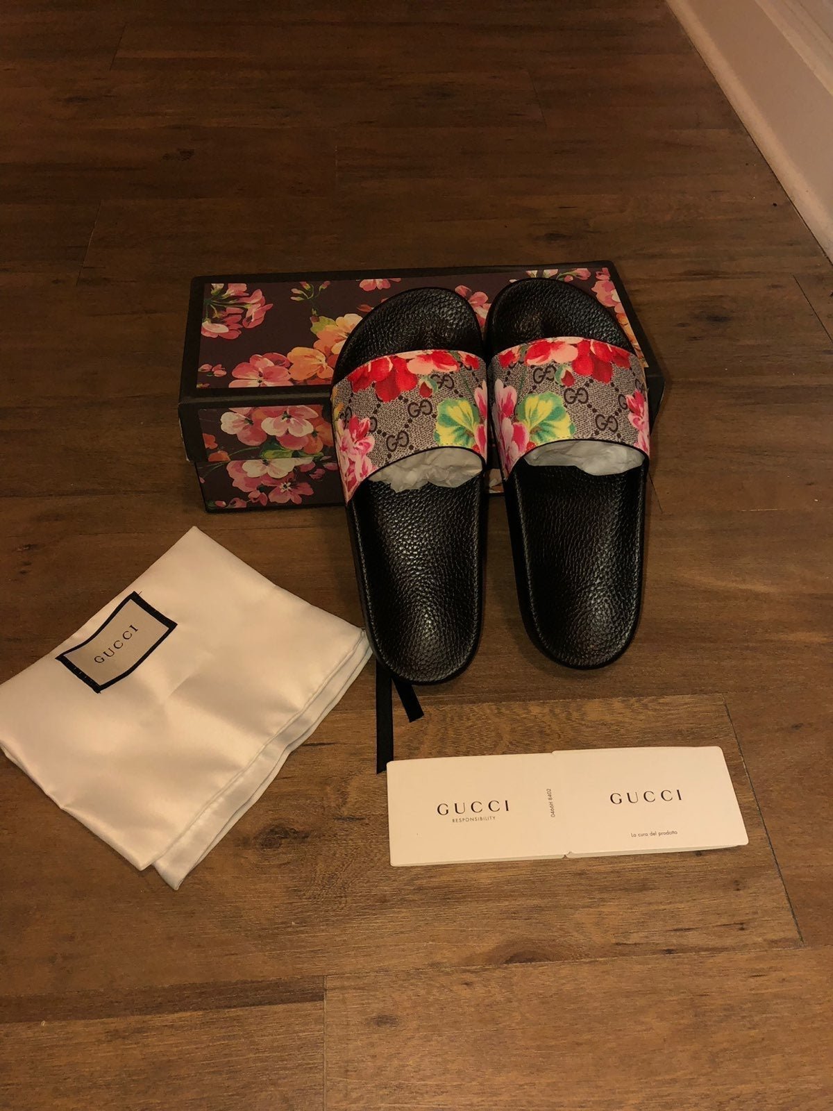 gucci bloom slides