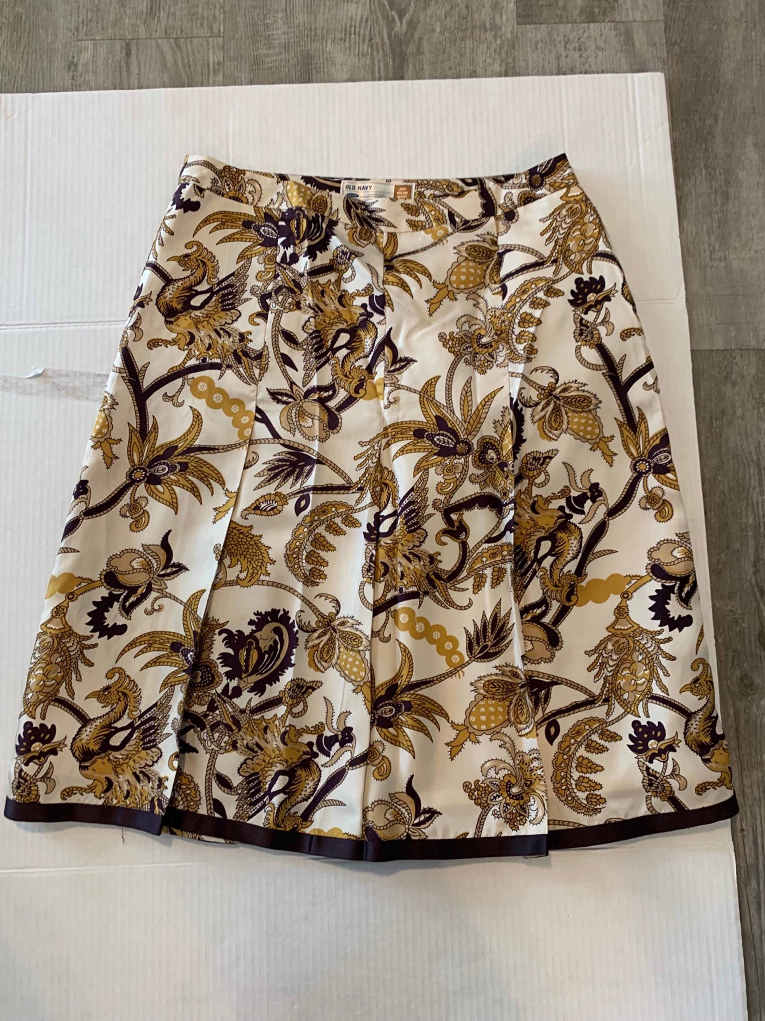 Old Navy women’s cream & gold silk A-Line skirt size 6