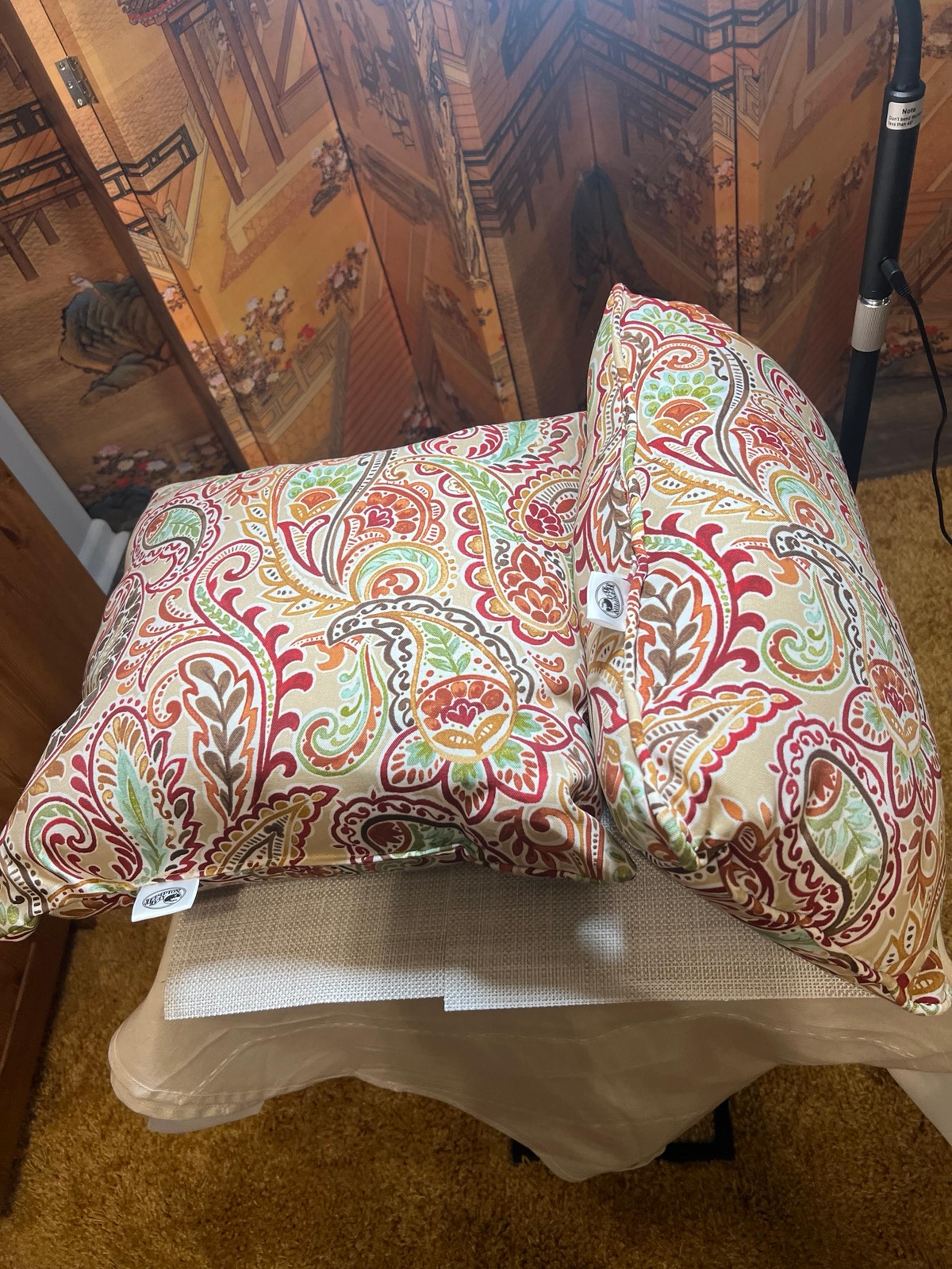 2 Hampton Bay Pillows