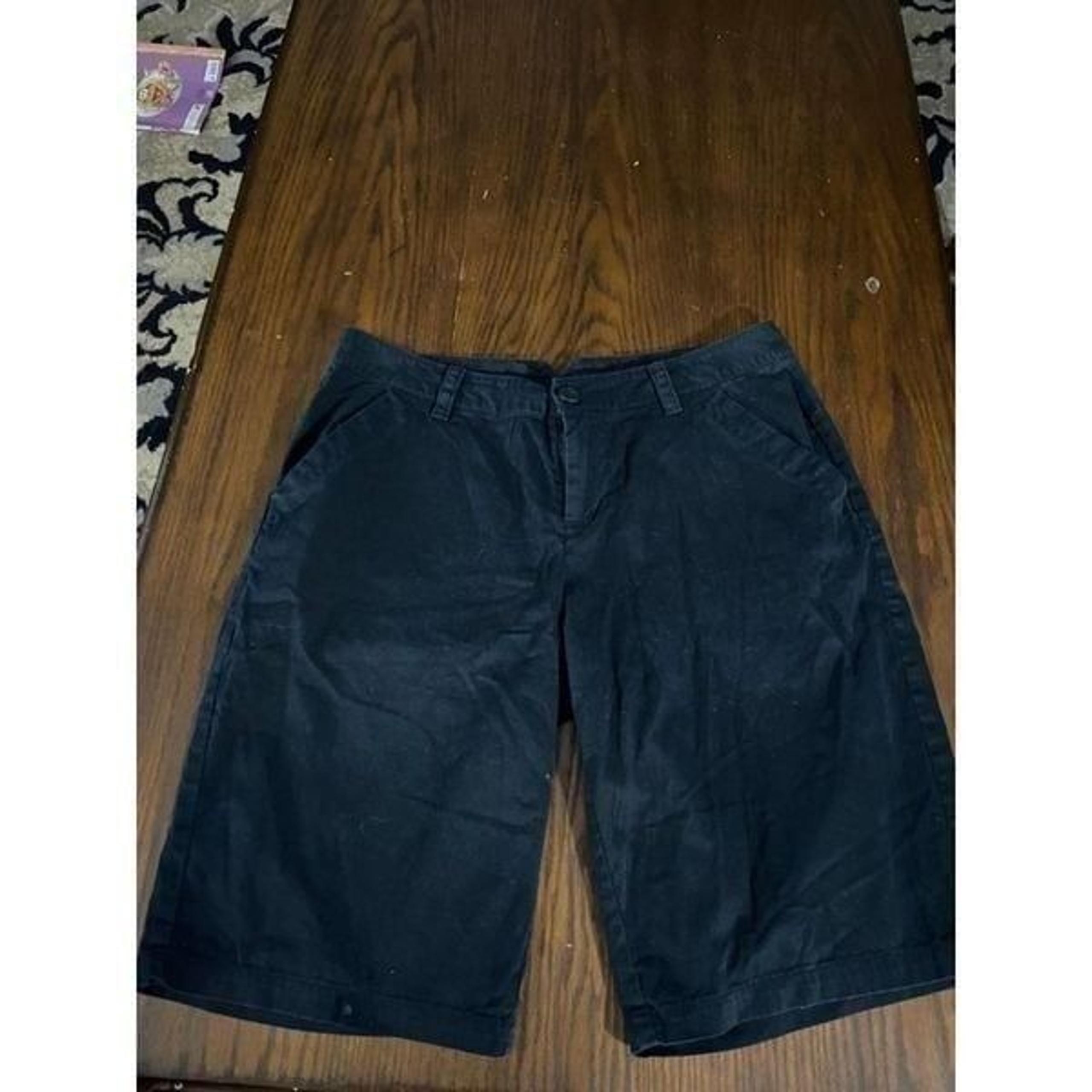 Womans columbia black chino shorts