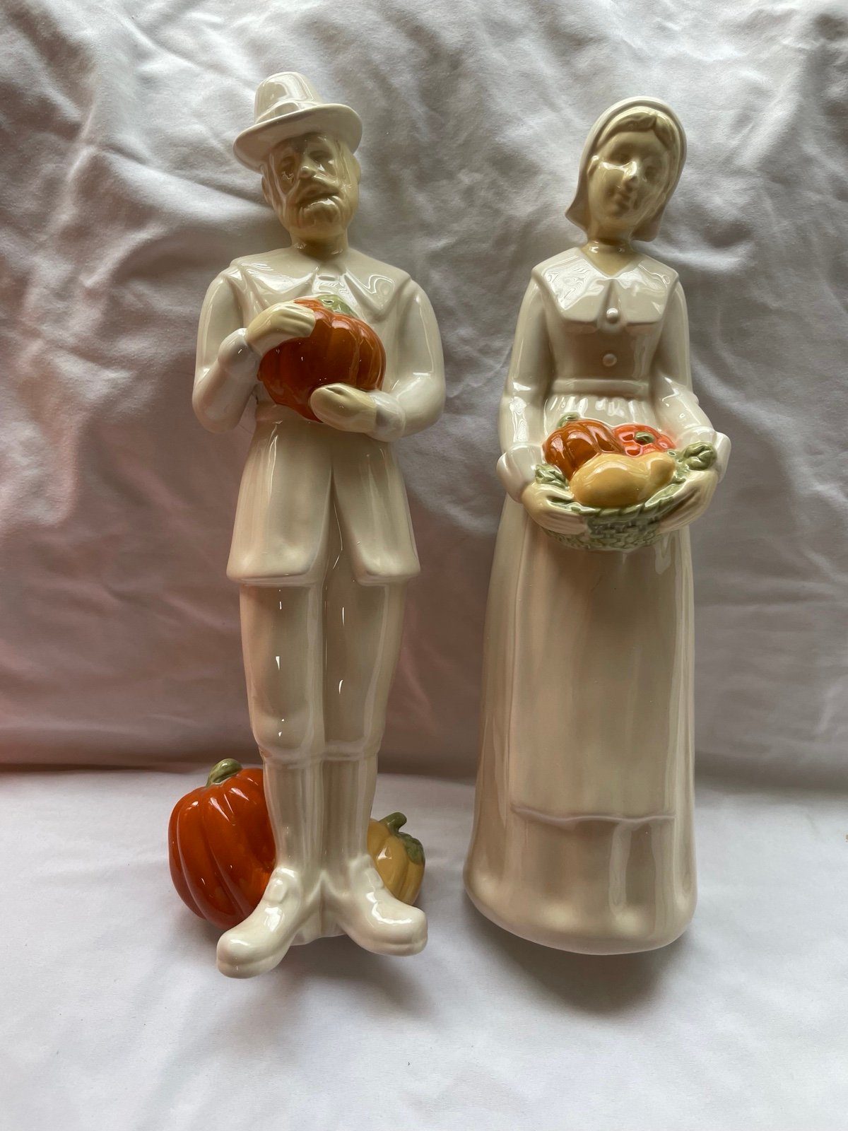 Vintage Ceramic Pilgrim Couple Harvest Figurine Set Thanksgiving