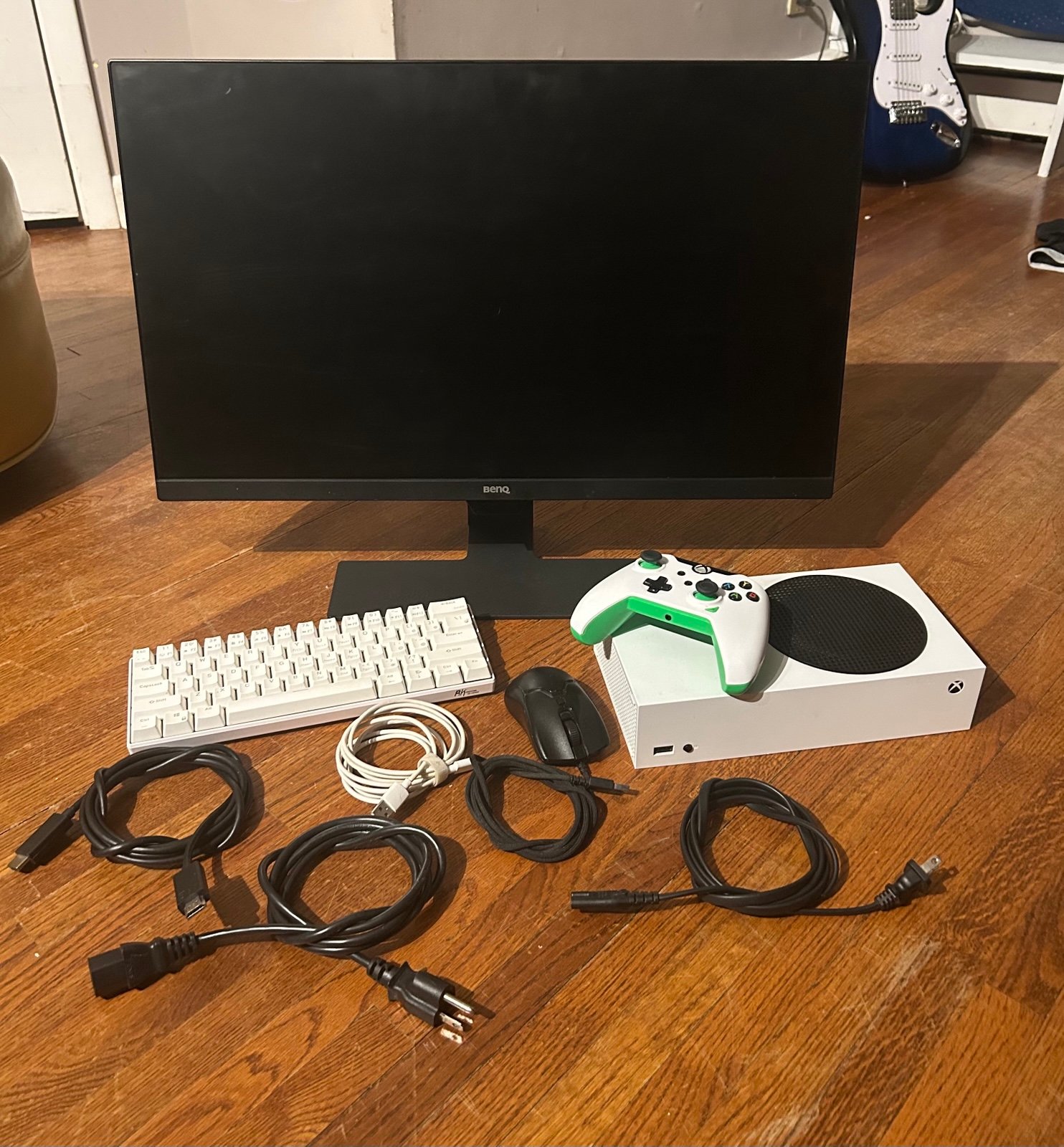 Xbox Series, BenQ 1080p monitor, Razor gaming mouse,and wired Xbox controller.