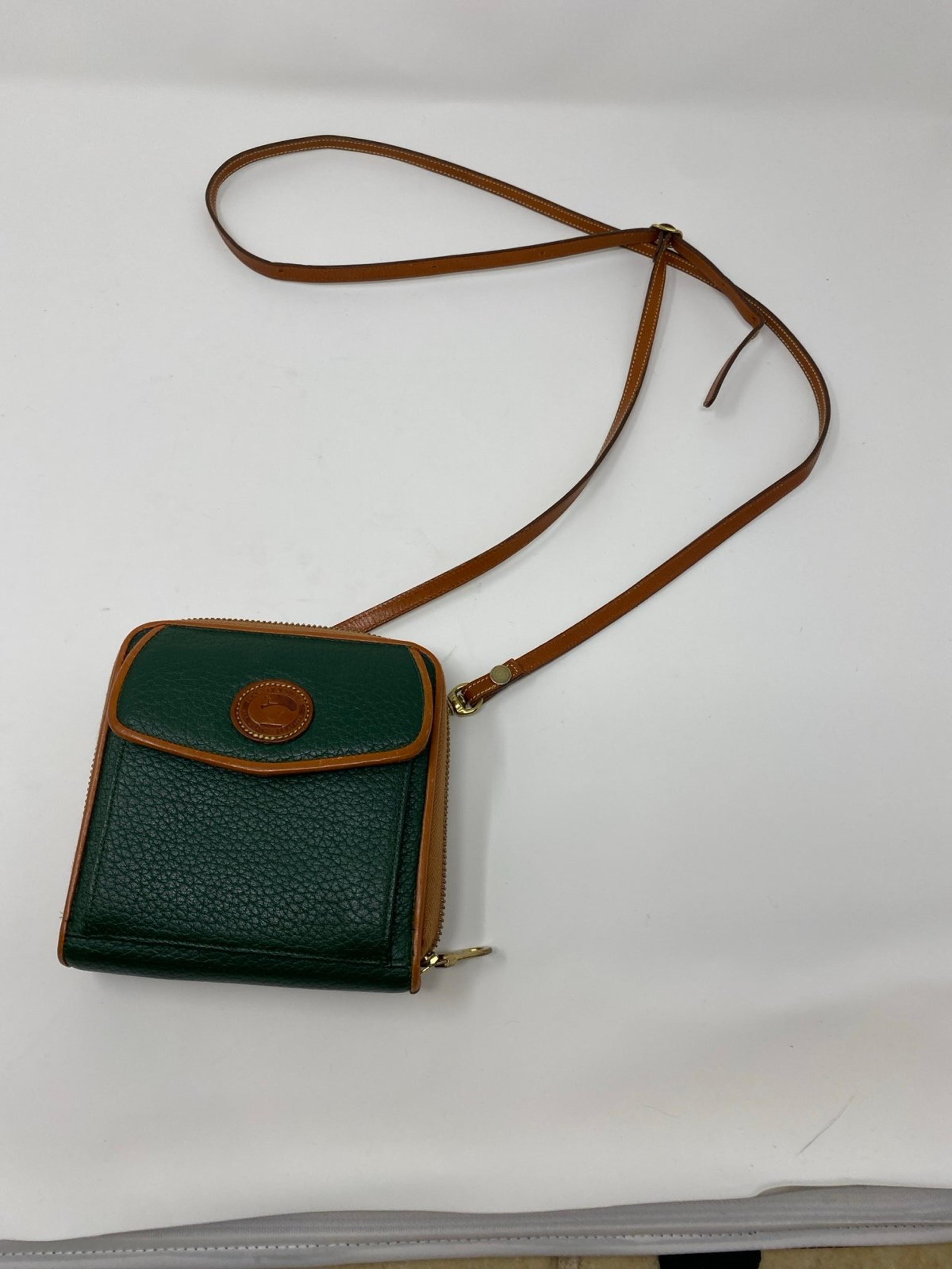 Vintage Dooney & Bourke *Green* Mini Square Zip-Along Crossbody Wallet 18173B