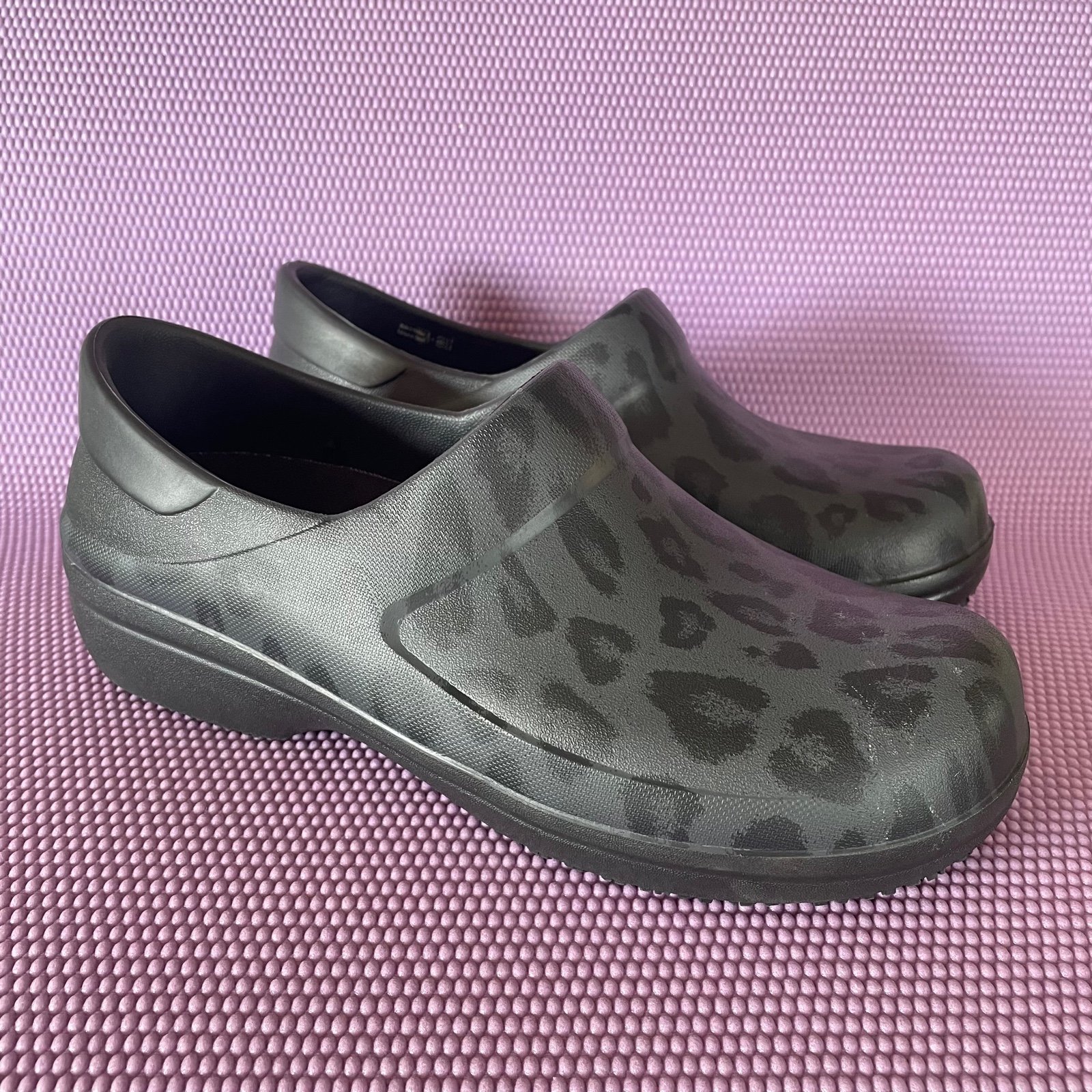 Crocs Neria Pro II Graphic Clog Women’s Size 9