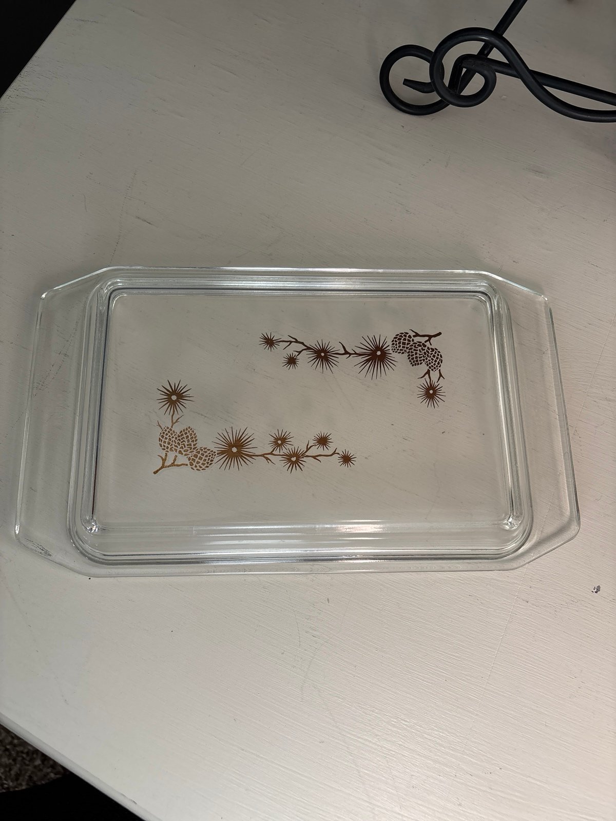 Pyrex golden pinecone 550c lid space saver