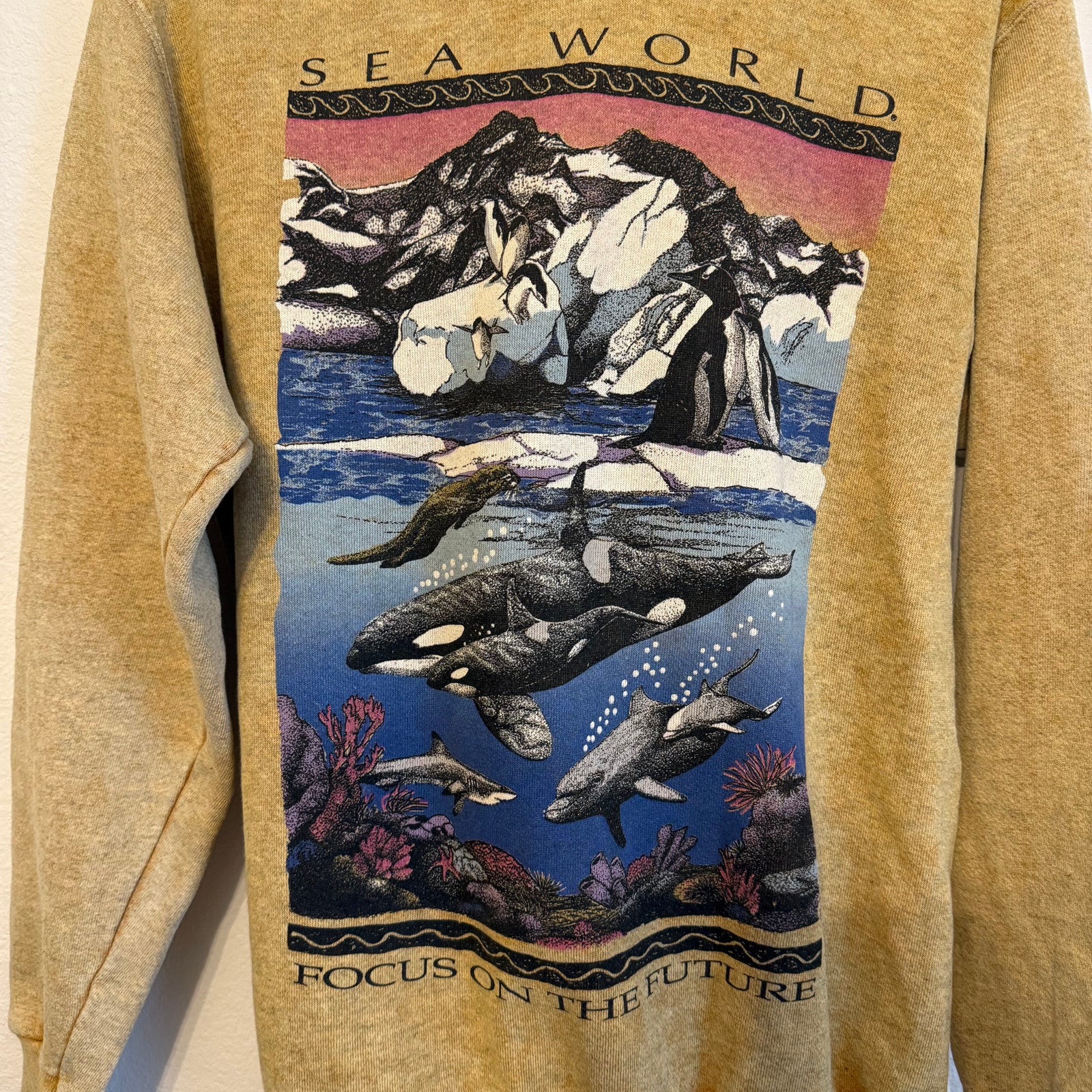 Vintage Tultex Seaworld Orca Killer Whales Hoodie Sweater