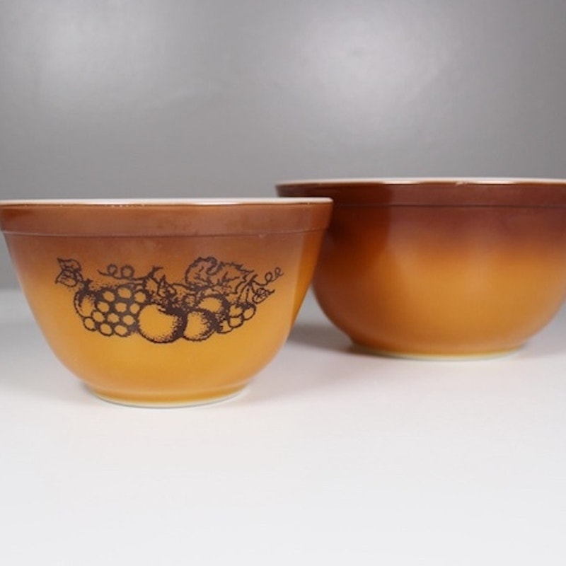 VINTAGE PYREX Old Orchard Mixing Bowls Nesting Lot of 2 60s 70s Brown 401 402