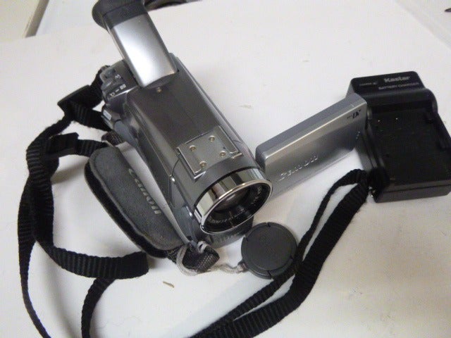 Canon ZR90 MiniDV Video Camera Camcorder