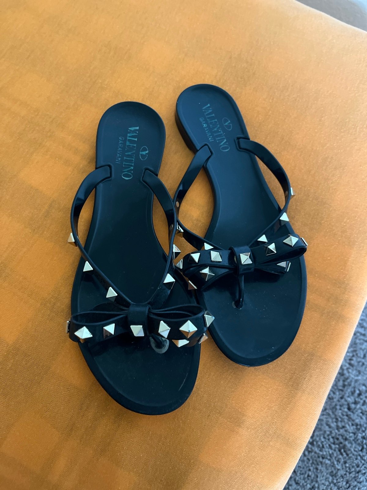Valentino flats