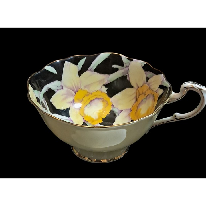 Paragon Yellow Black Daffodil Fine Bone China Teacup Vintage England
