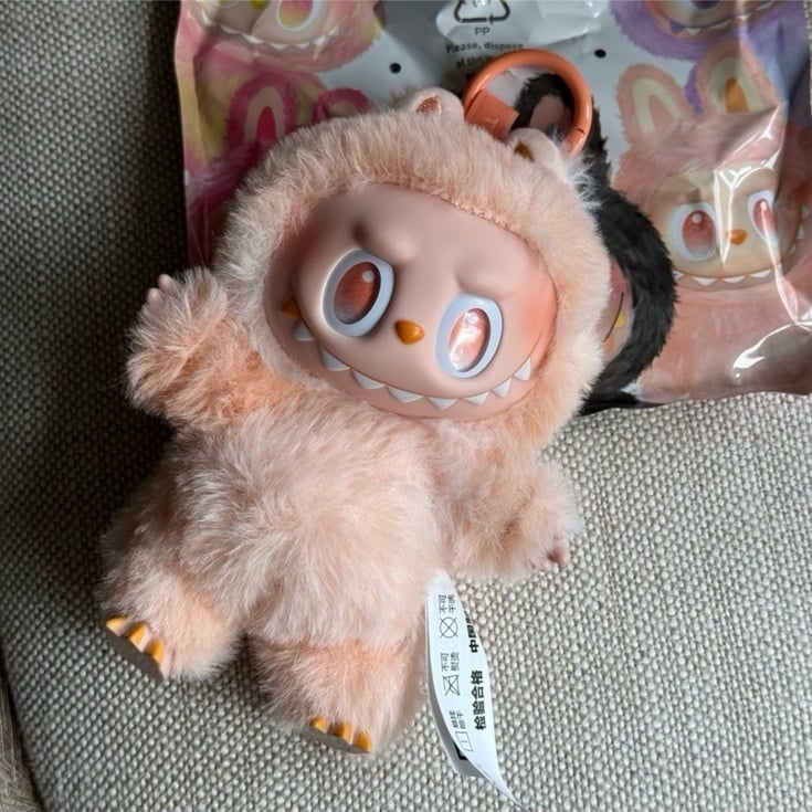 POP MART Big into Energy ラブブ　happiness THE MONSTERS Big into Energy Series-Vinyl Plush Pendant