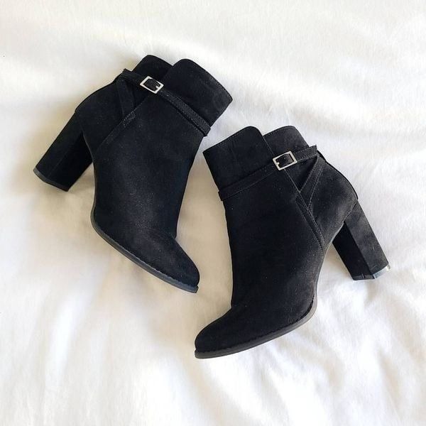 Banana Republic Ankle Boots US 6 Black High Heel Buckle Zipper Faux Suede Casual