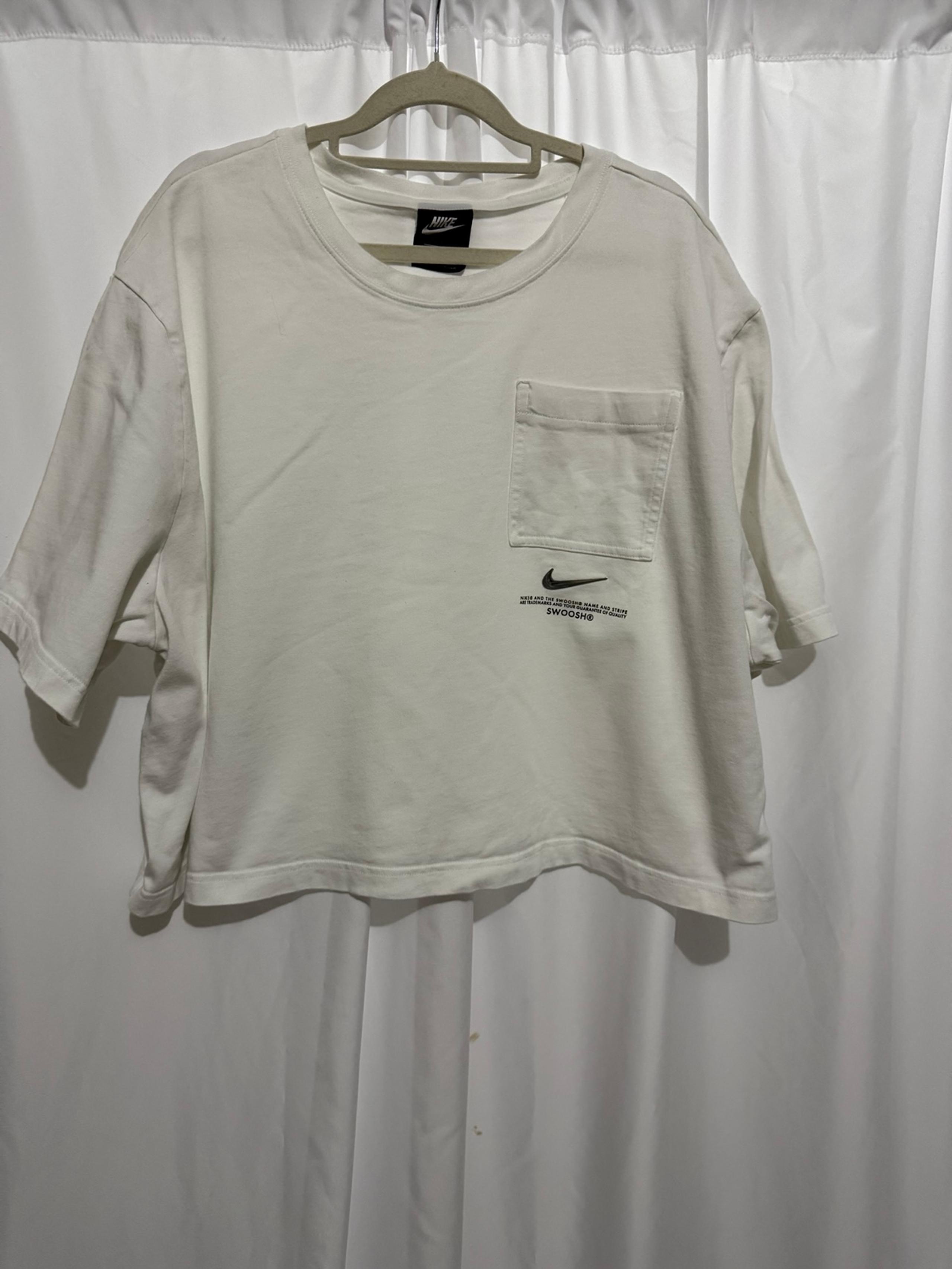 Nike Sportswear Women's Swoosh T-Shirt White Boxy Fit Size 3X