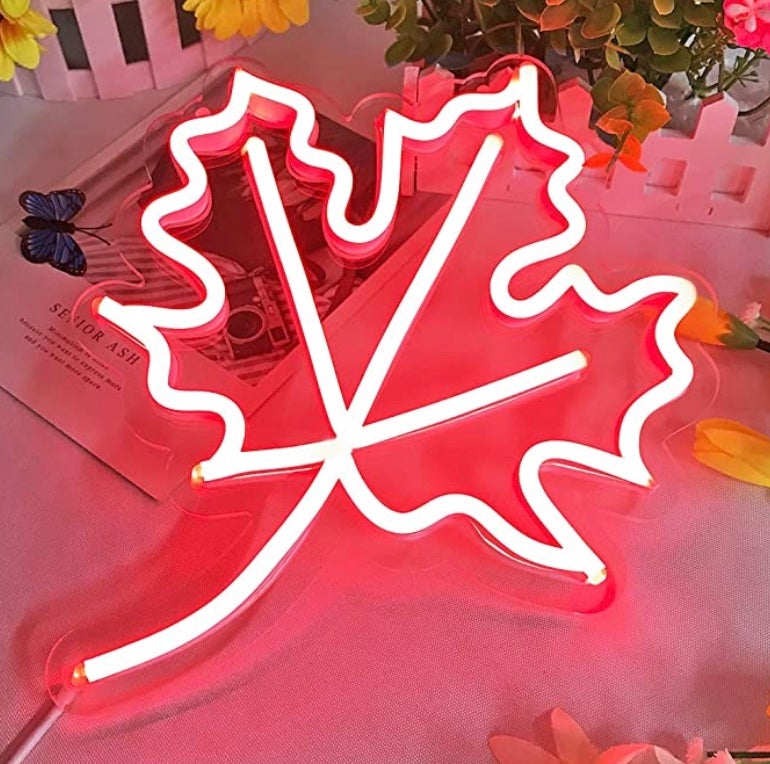 Vivid Bright Red Maple Leaf LED Night Light Canada Room Wall Decoration