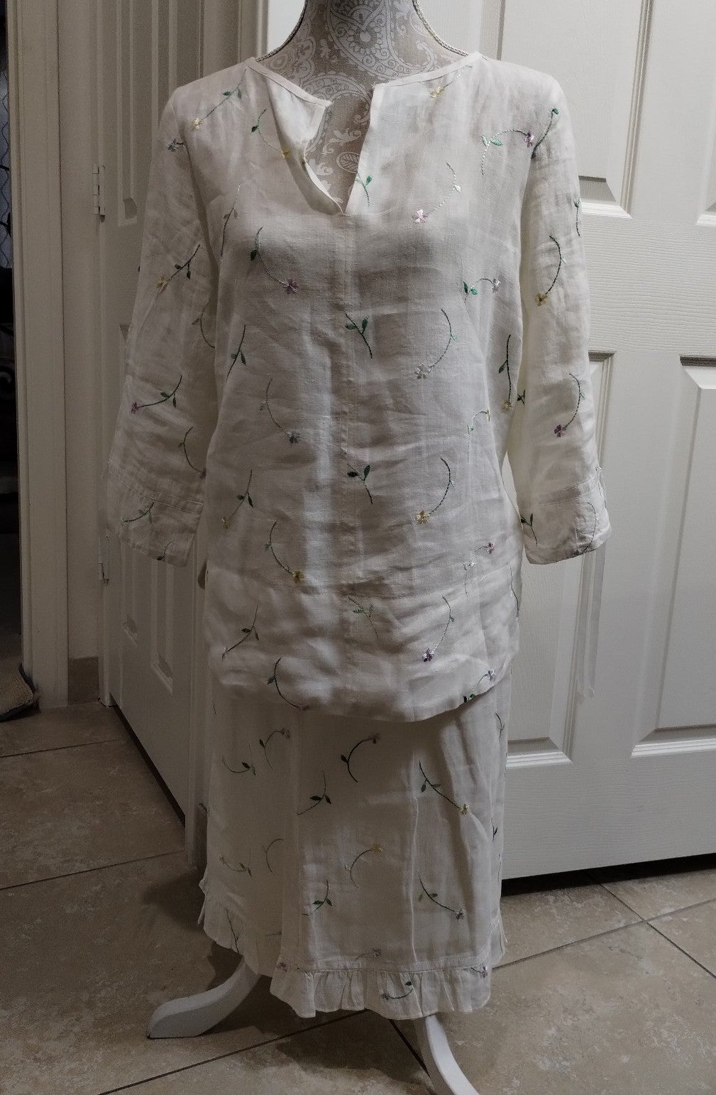 UNBRANDED LINEN VINTAGE SET SKIRT/TUNIC DELICATE FLORAL EMBROIDERY SZ M