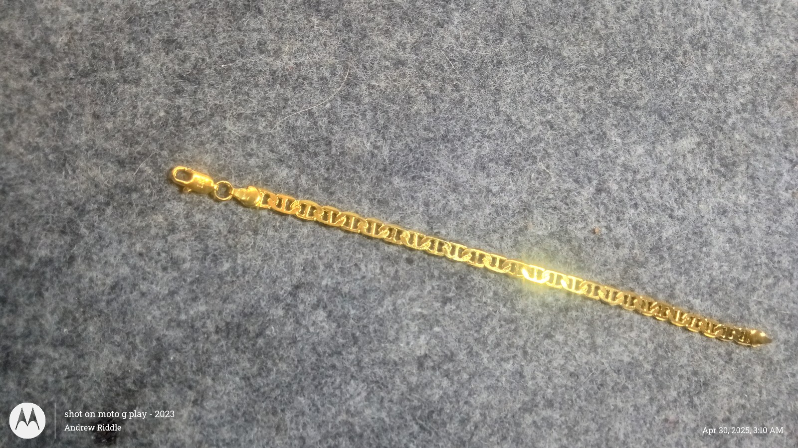 18k gold bracelet 8in