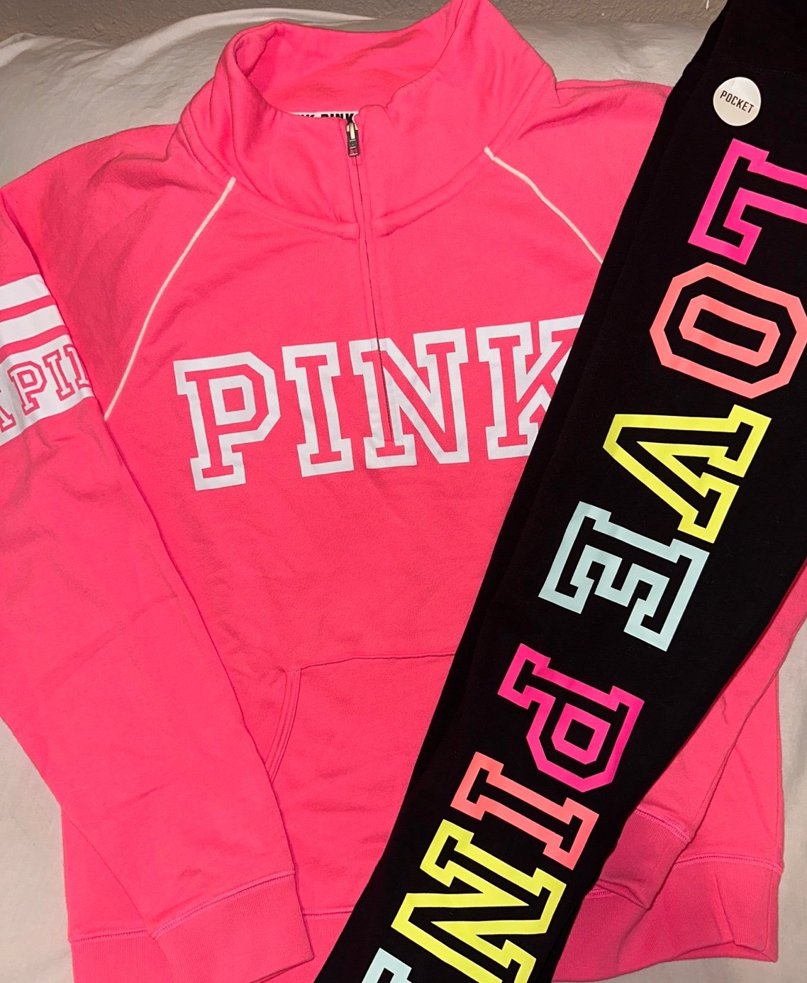 PINK L lovin the logo listing