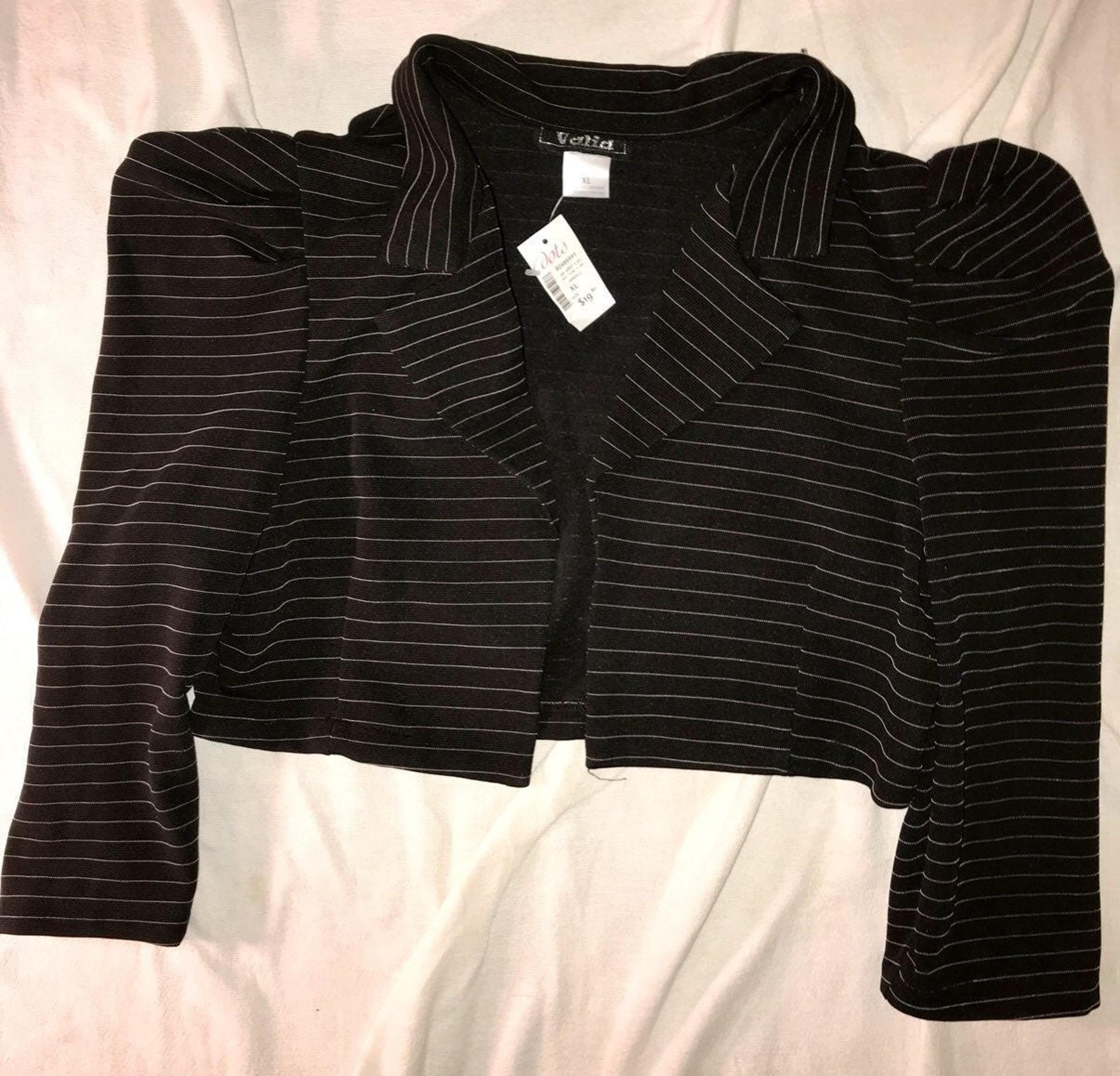 VALIA CROP WM XL PINSTRIPE BLAZER *NEW