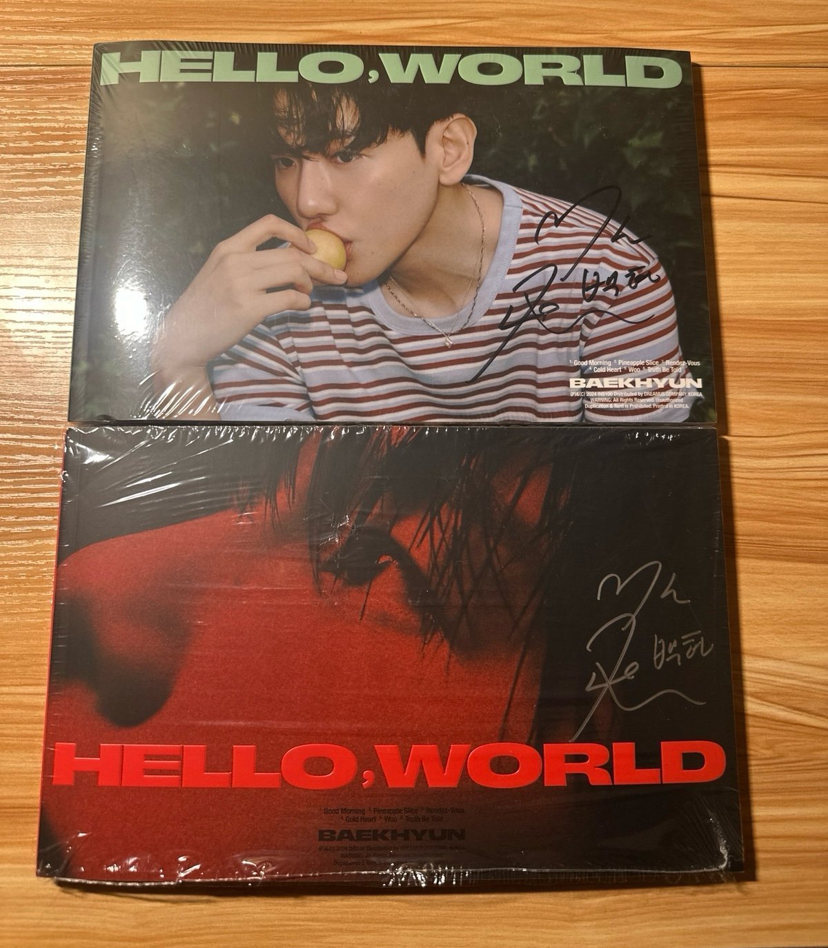 baekhyun hello world signed albums