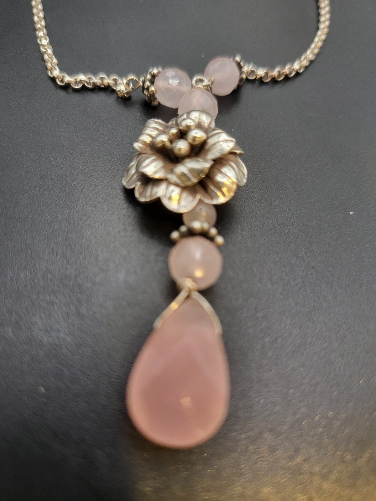 BEAUTIFUL STERLING SILVER PINK QUARTZ DANGLE PENDANT NECKLACE. # 801