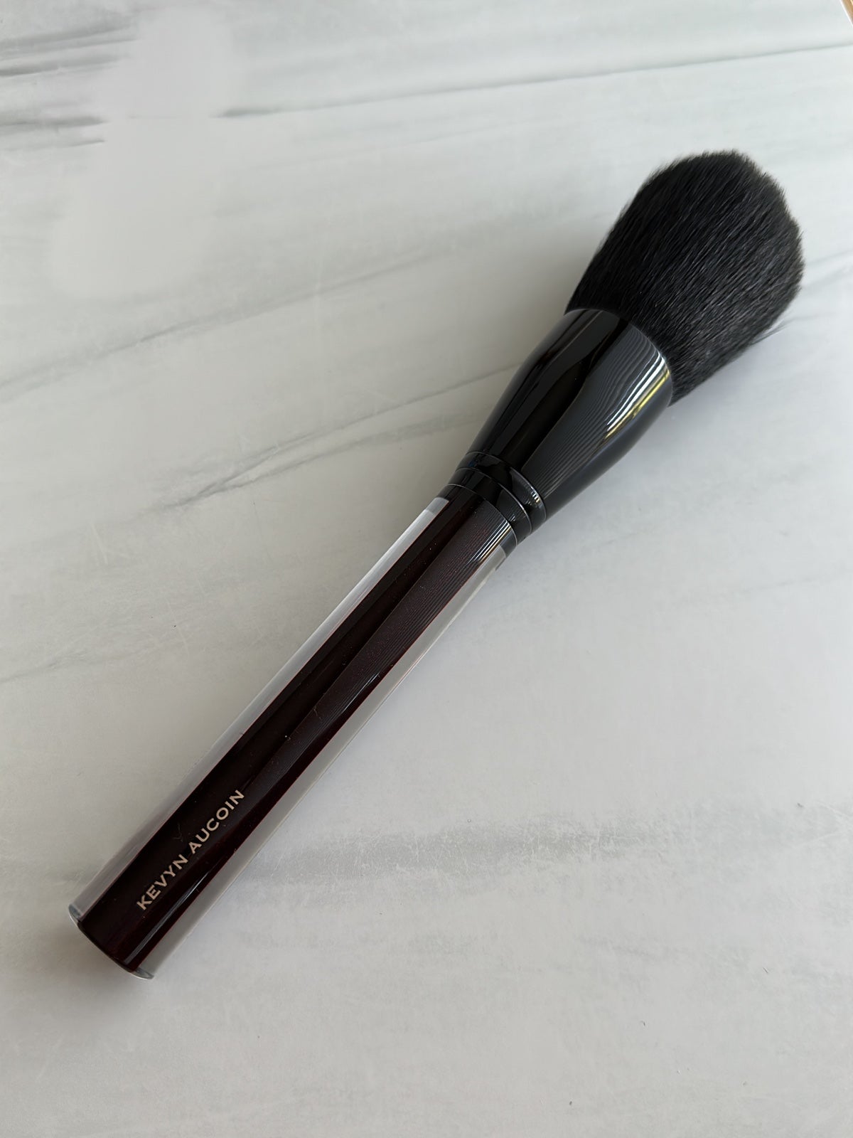 Kevyn Aucoin large blush brush powder