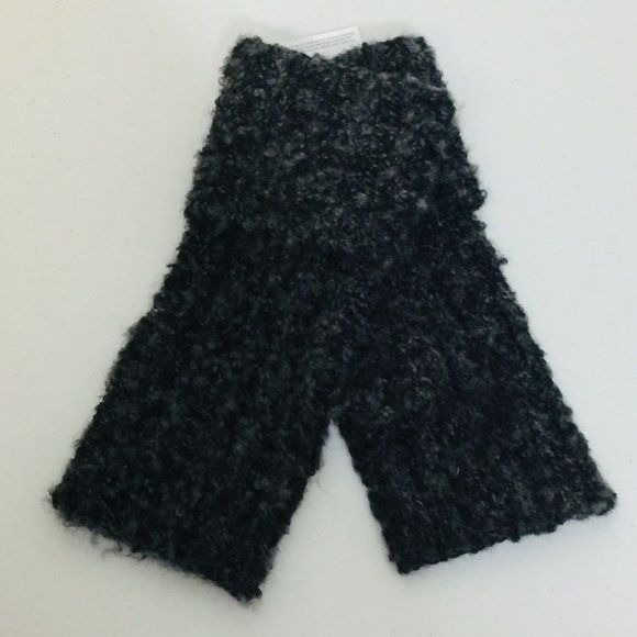 UGG Women's Knit outlet Black Marled Boucle Armwarmers One Size