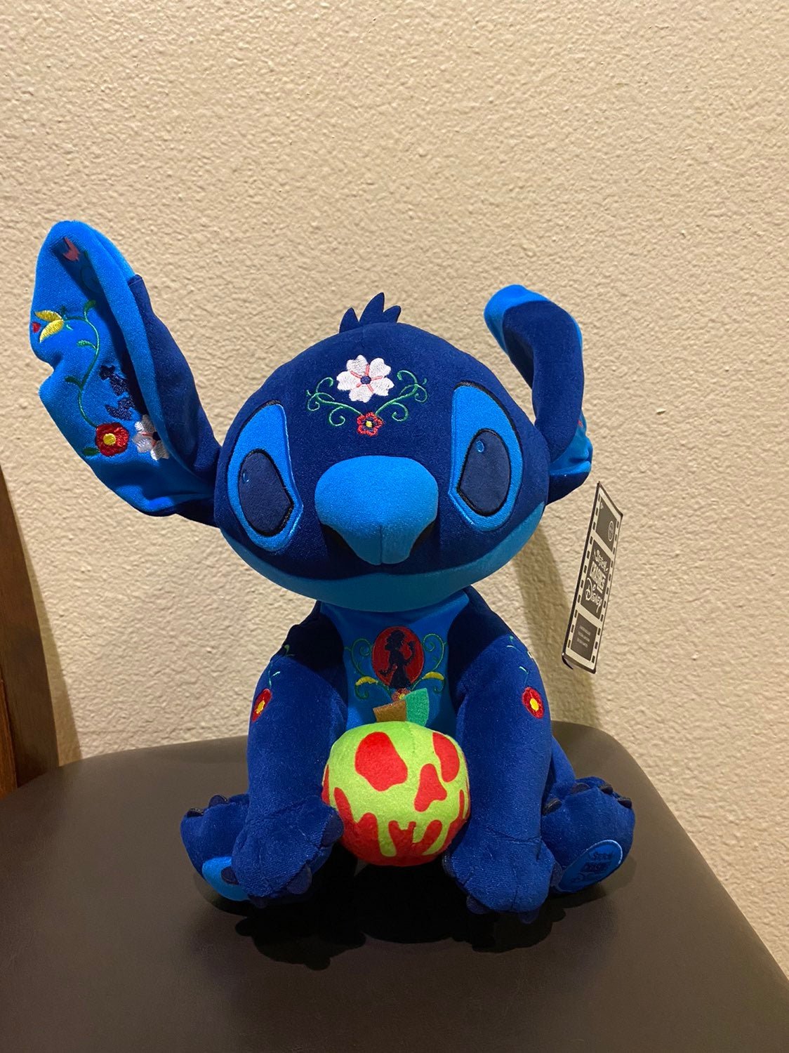 Stitch Crashes Disney Snow White