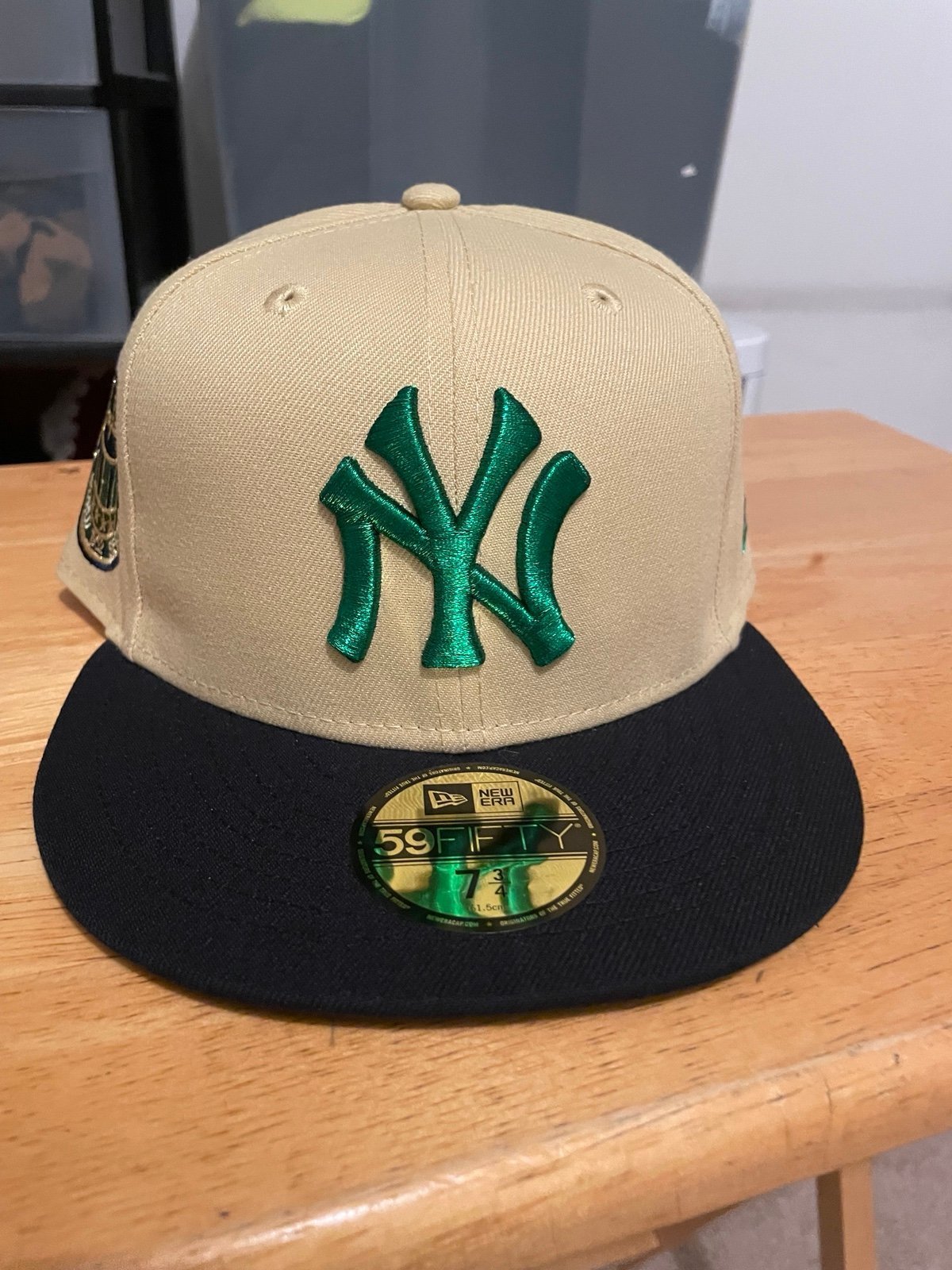 New york yankees lids exclusive (nwt - 7 3/4)