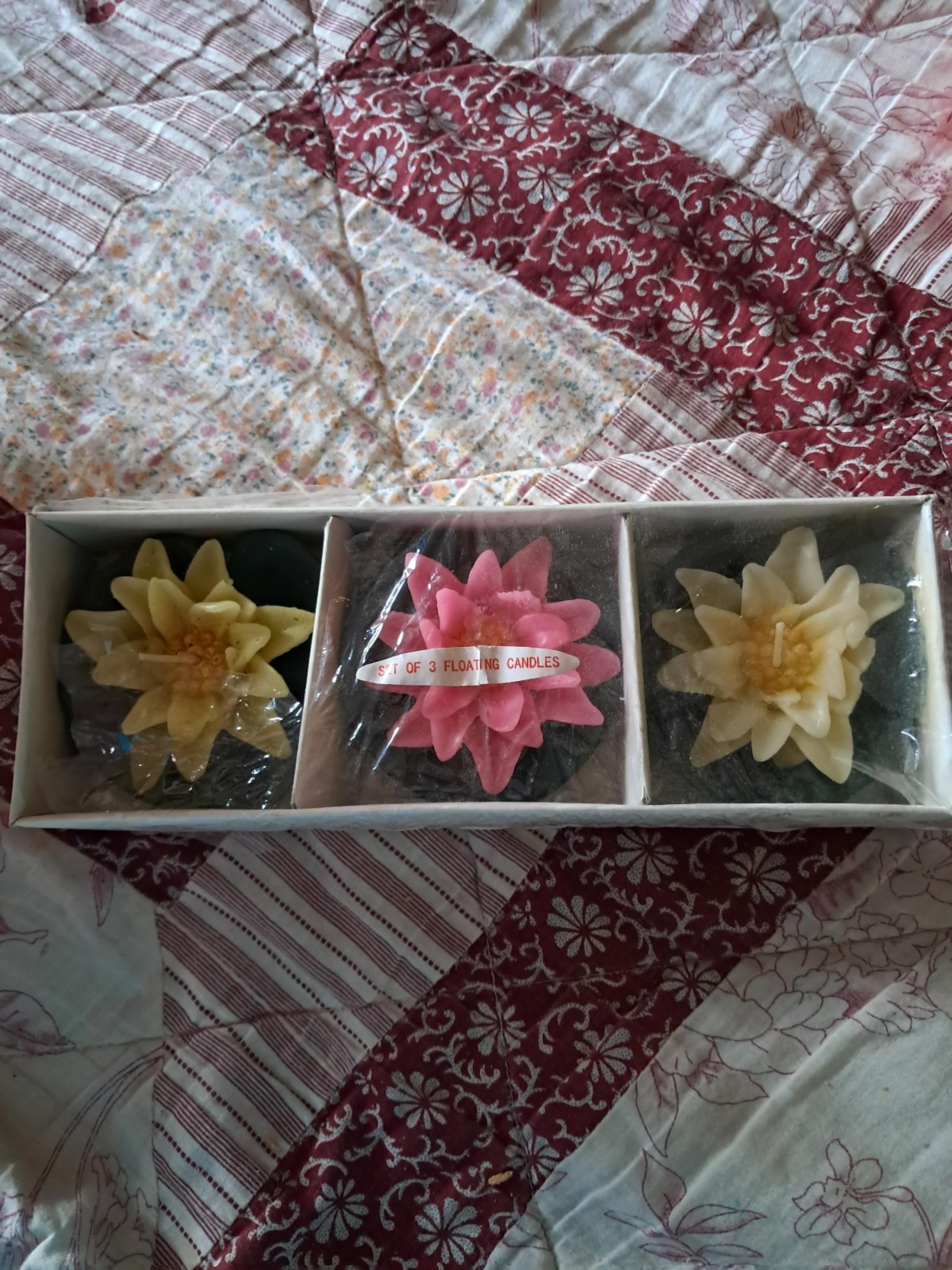 Vintage floating water lily candles set of 3 new