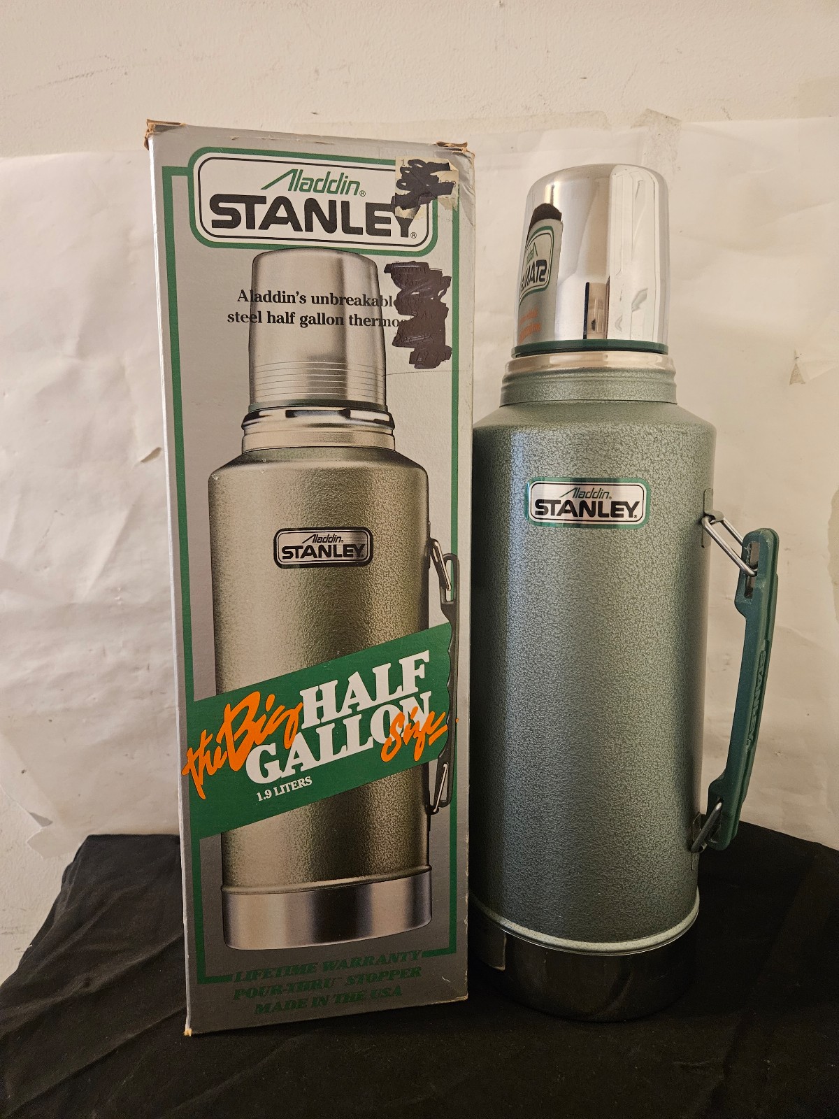 New Vintage 1992 Aladdin Stanley Thermos Green A945DH Half gallon w/BOX New cond