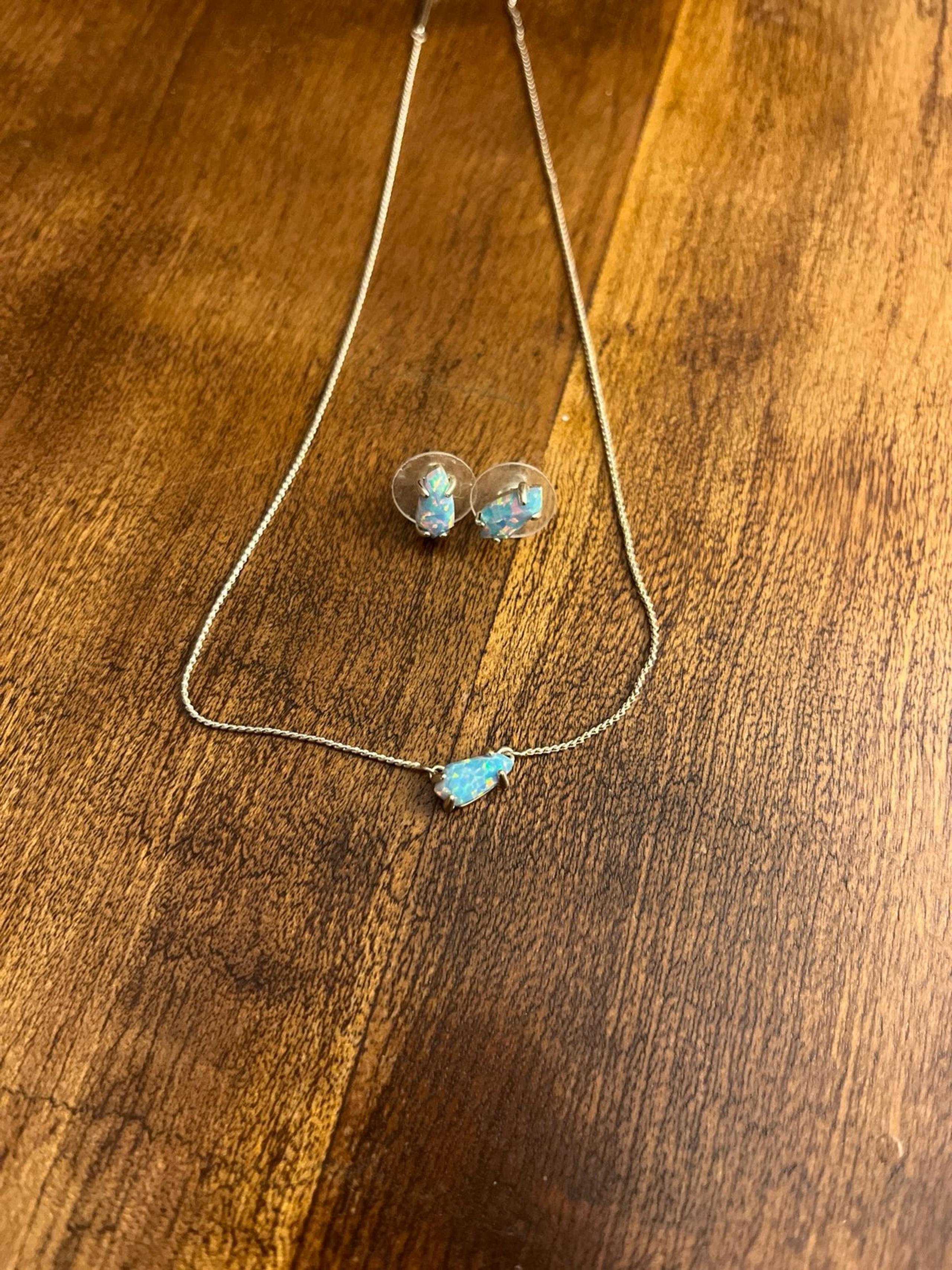 kendra scott necklace and earrings duo