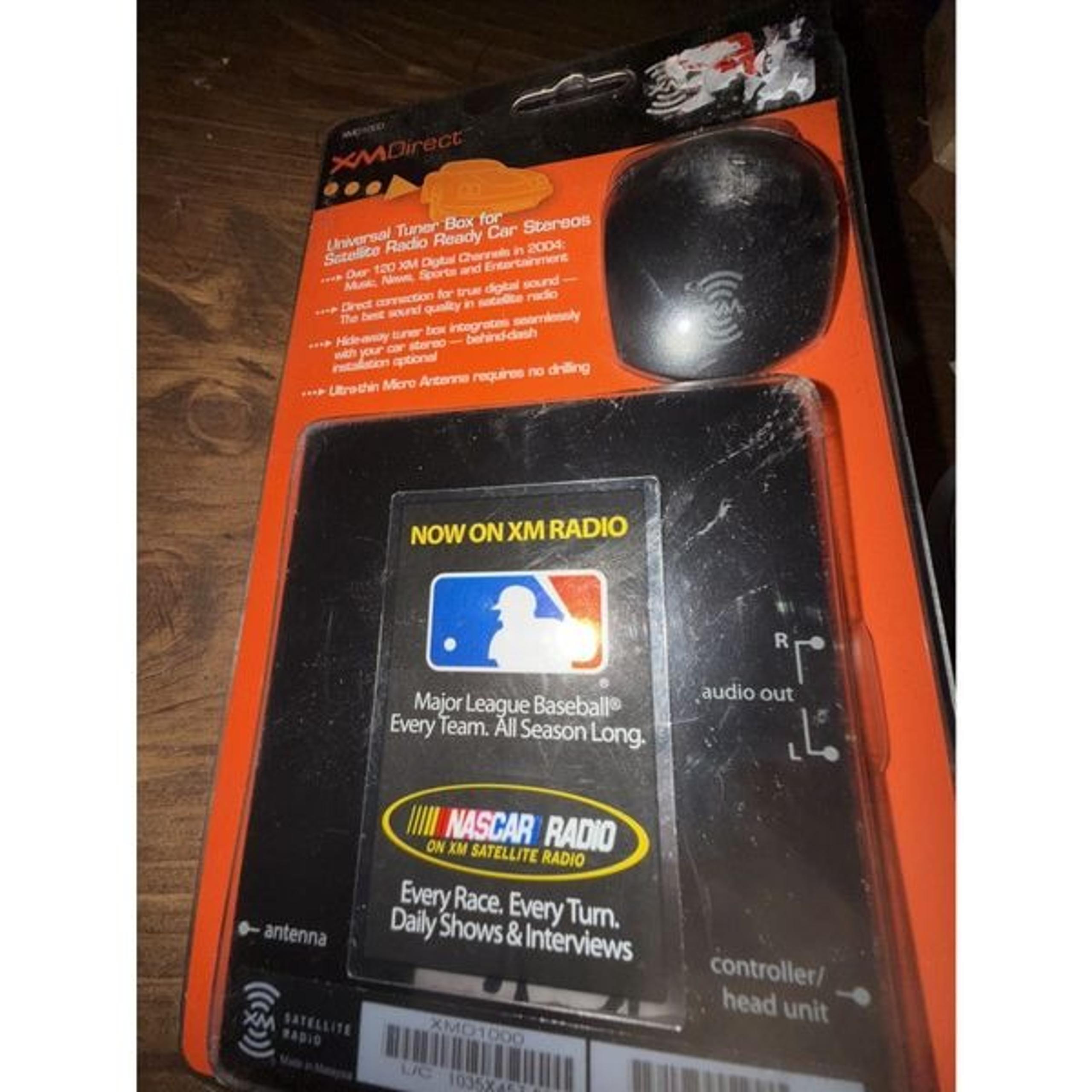 XM Direct XMD1000 Universal XM satellite Radio Tuner for Vehicle