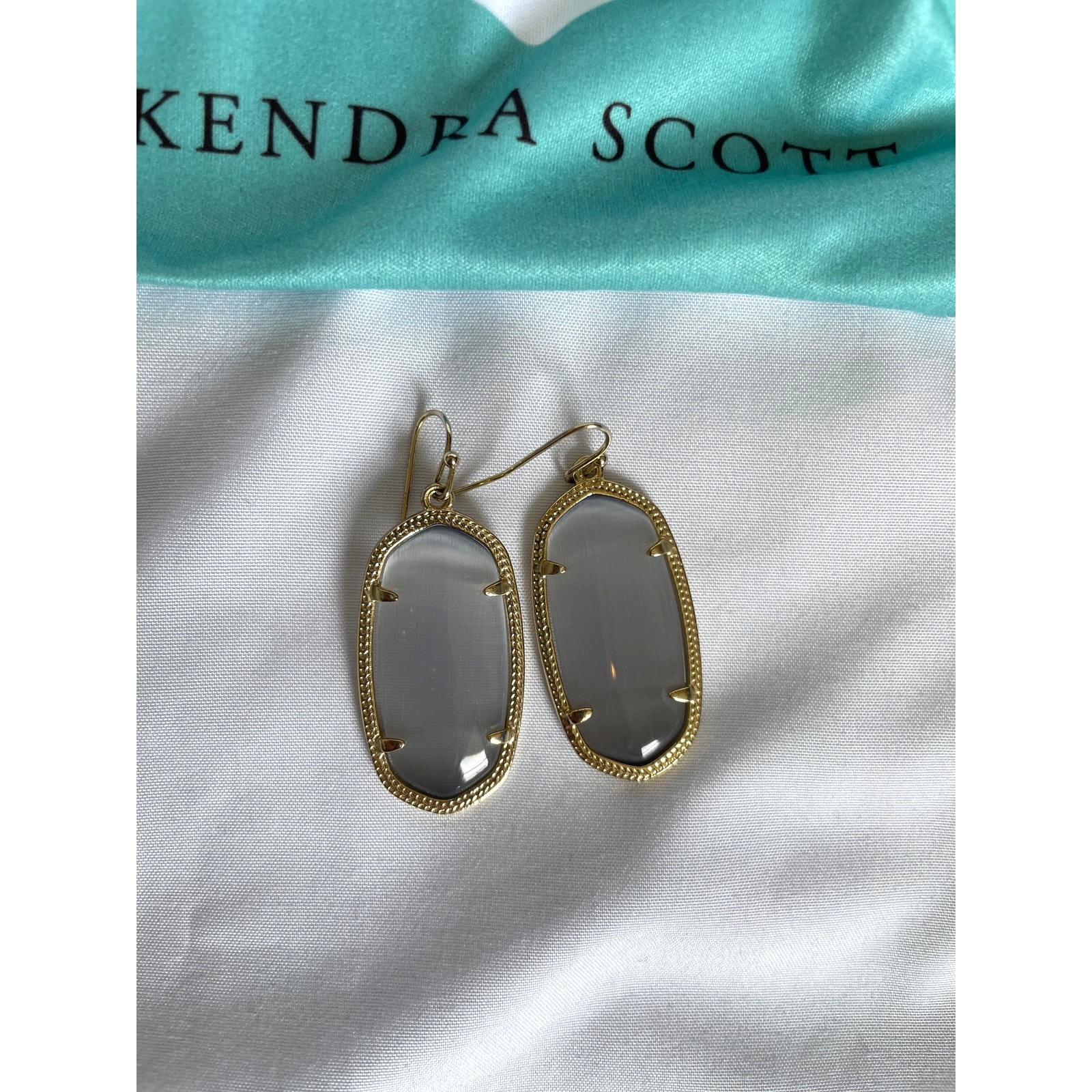Kendra Scott Gray Slate Cats Eye Elle Dangle Earrings in Gold Tone