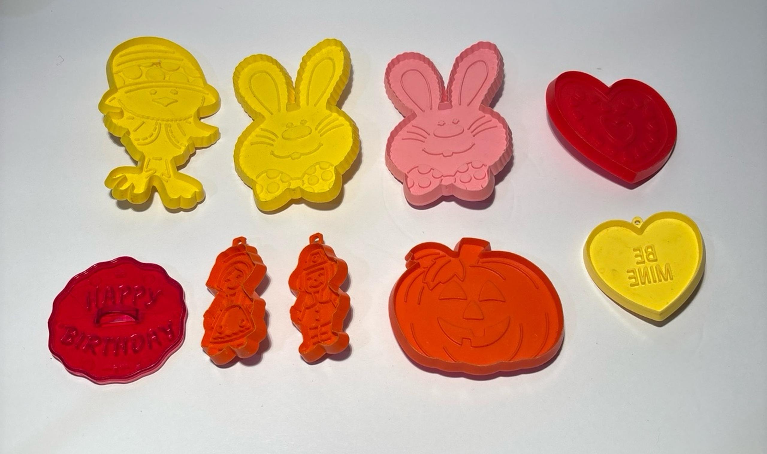 Vintage Hallmark Plastic Cookie Cutters