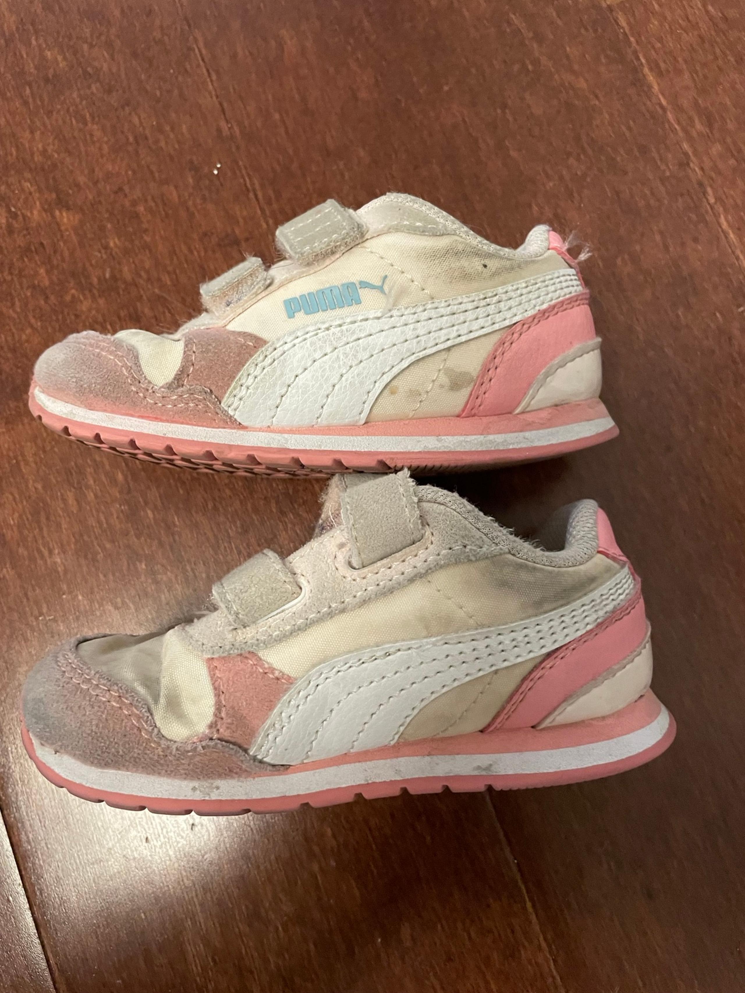 Puma toddler sneakers size 7 pink girls hook and loop Velcro shoes