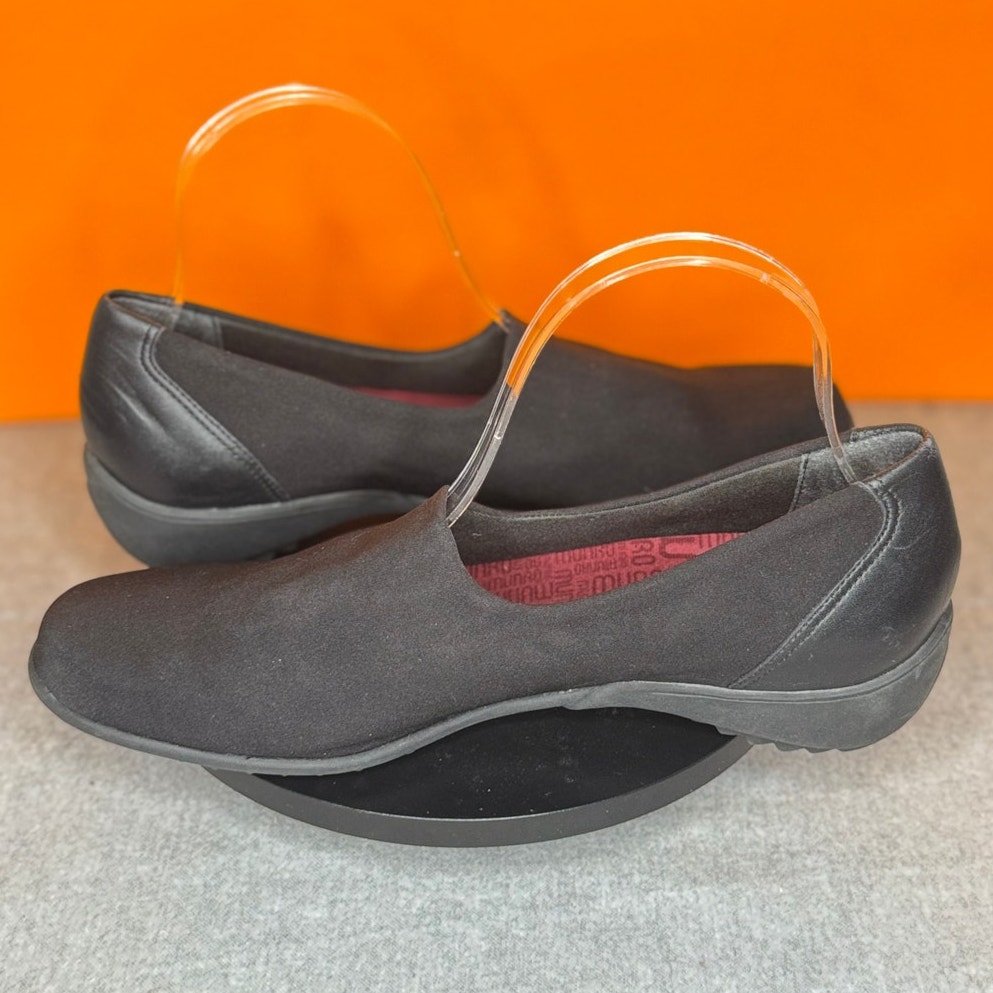 Munro Traveler Slip On Black Comfort Casual Flat Size 8
