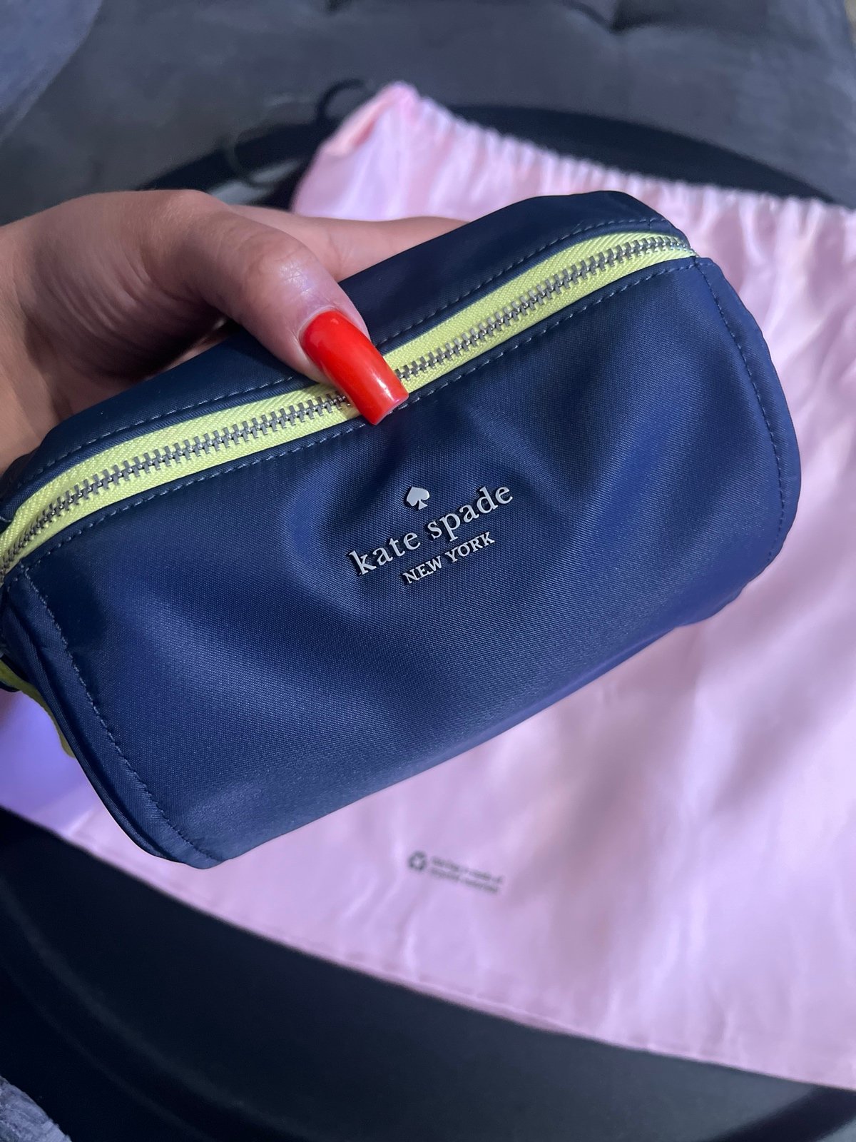 Kate Spade medium chelsea pouch navy multi NEW w/ Dust Bag