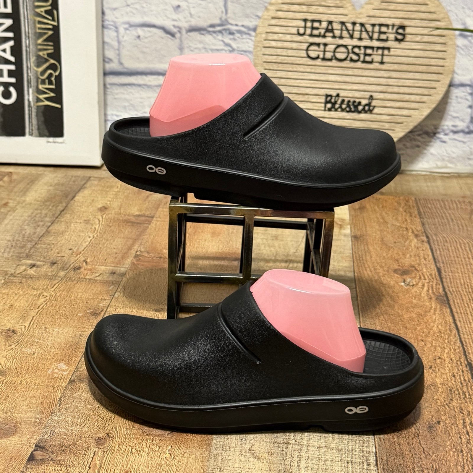 OOFOS OOcloog Recovery Slip On Clogs Comfort Black M9 W11 Good pre owned conditi