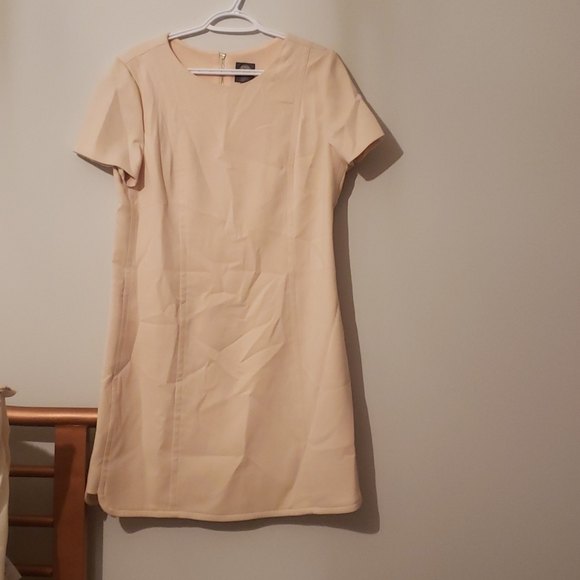 Vince camuto pale pink short sleeve dress size 14