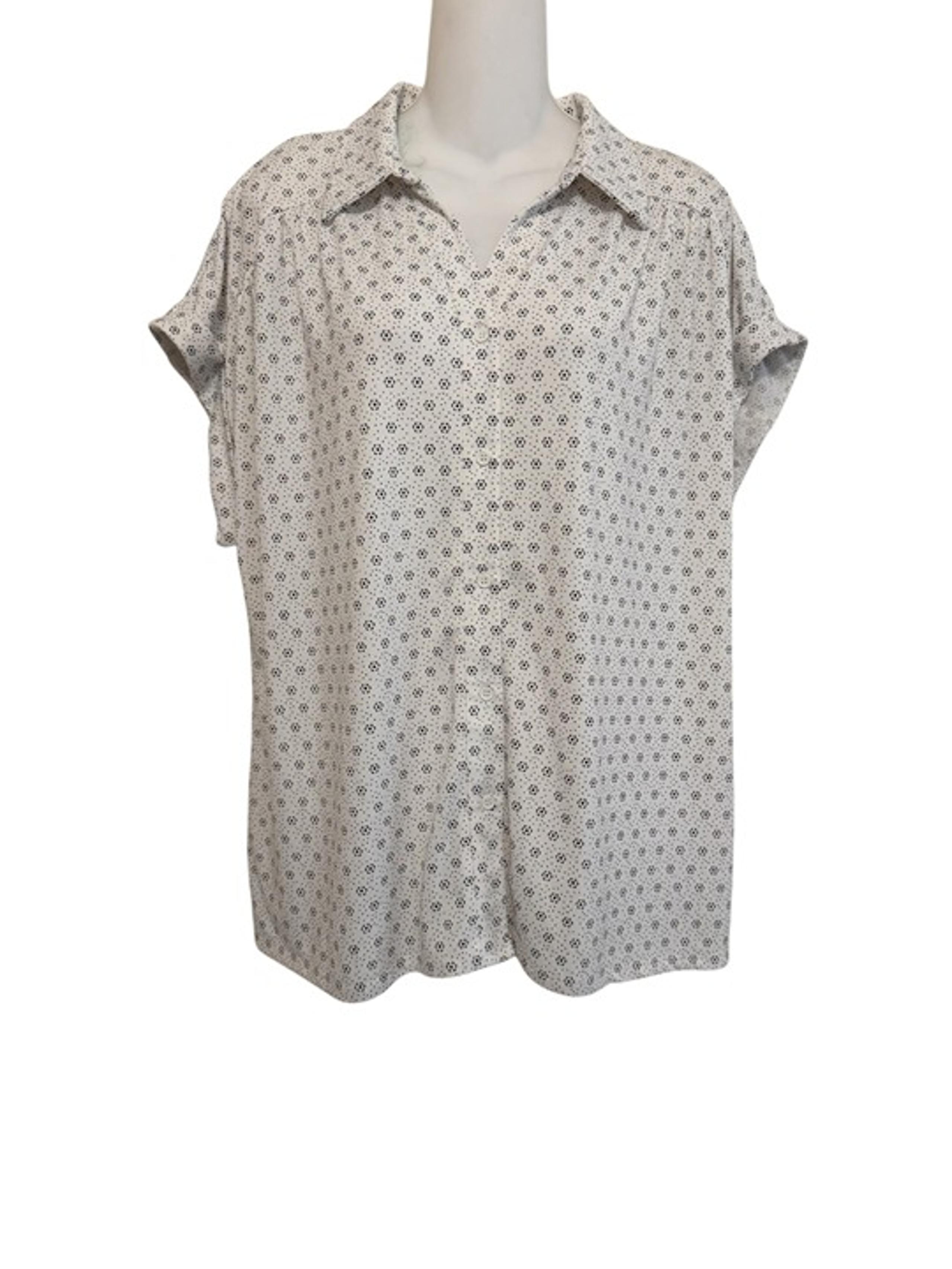 Adrianna Papell Top Sz XL, NWOT, White w/ black print