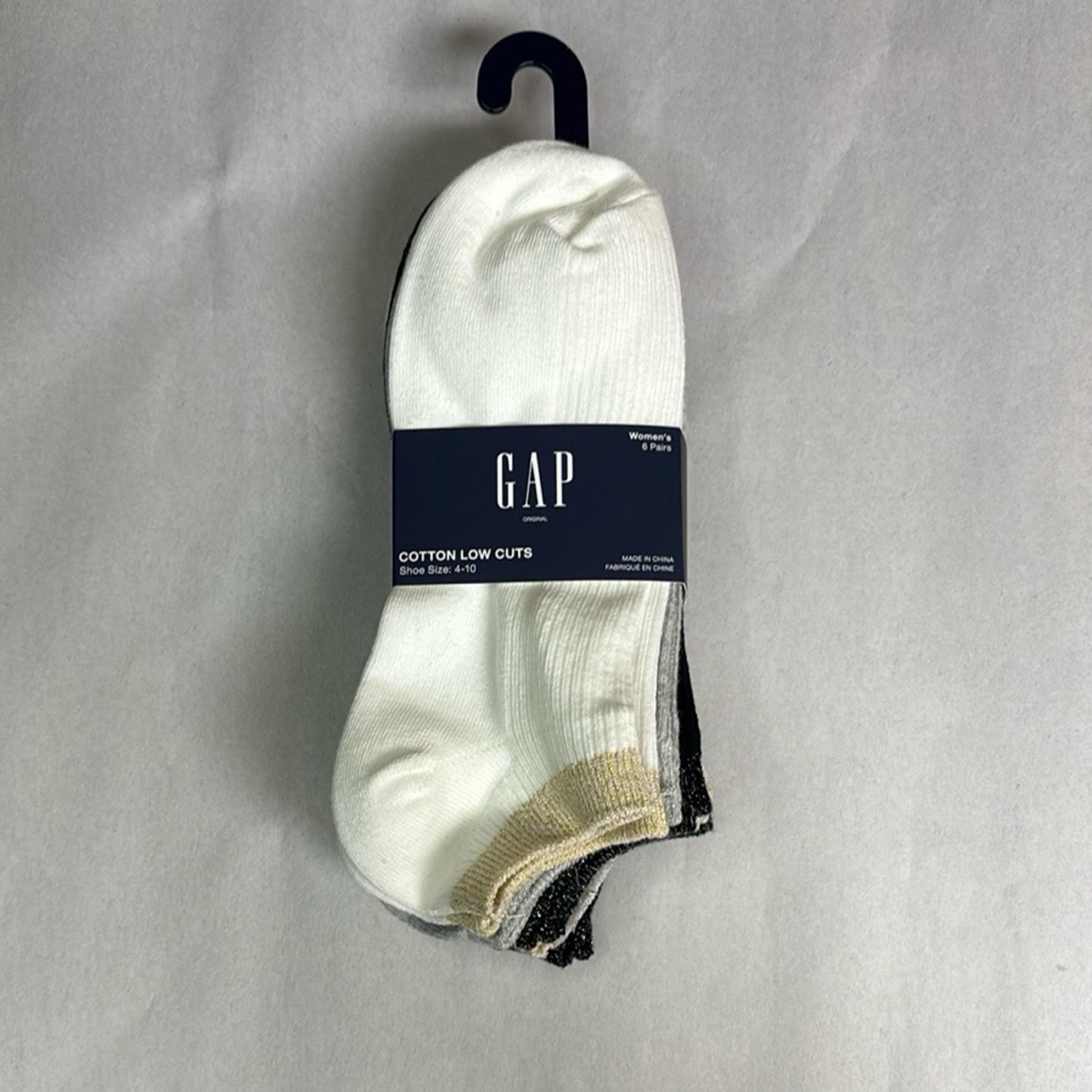 New Gap Socks Women’s 6 Pair White,Gray & Black Cotton Low Cut Casual Activewear